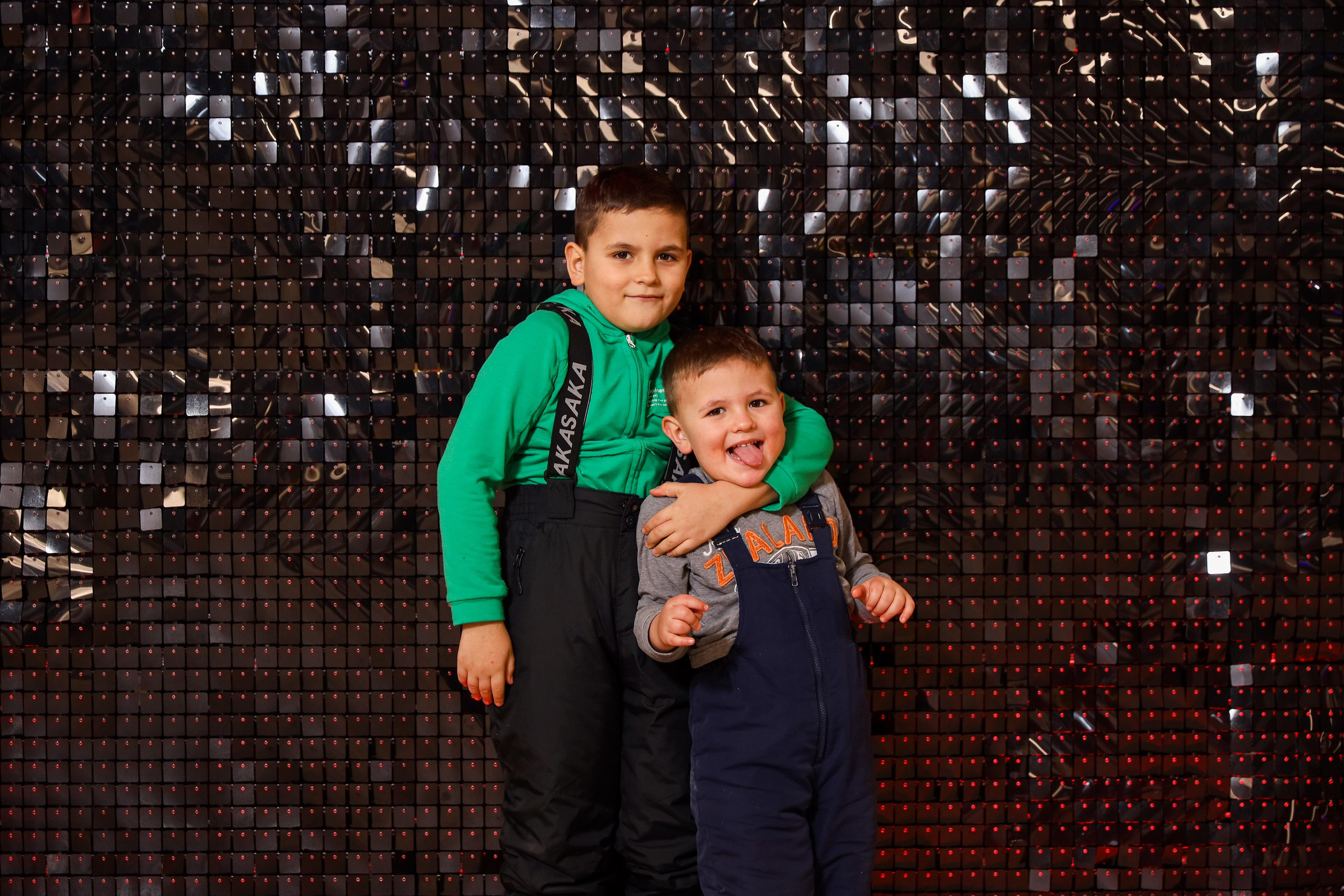 Фотомозаїка на 580 фото для ТРЦ Караван. Аренды интерактивных фотозон в Харькове