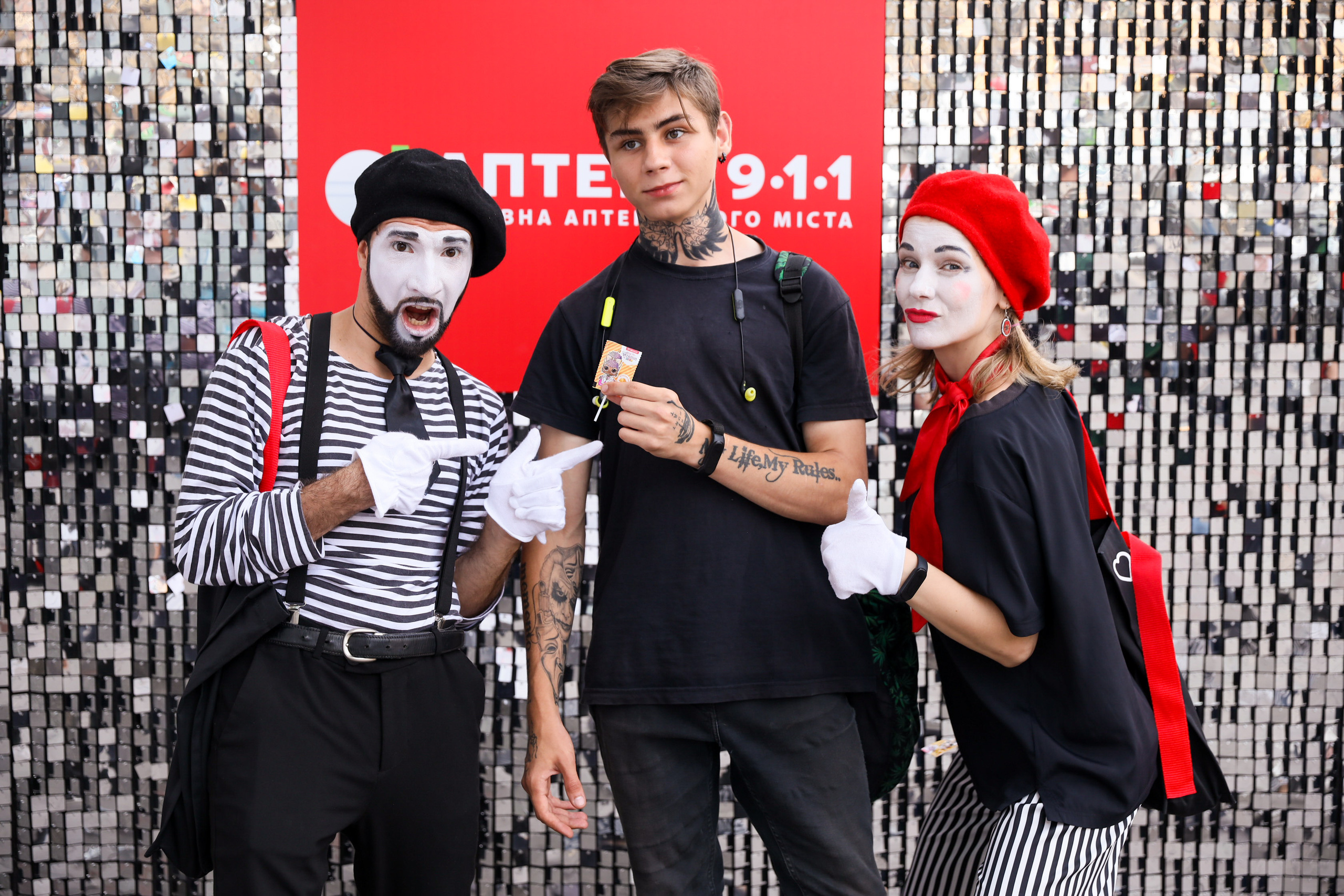 Аптека 911 (Фотомозаїка). Аренды интерактивных фотозон в Харькове