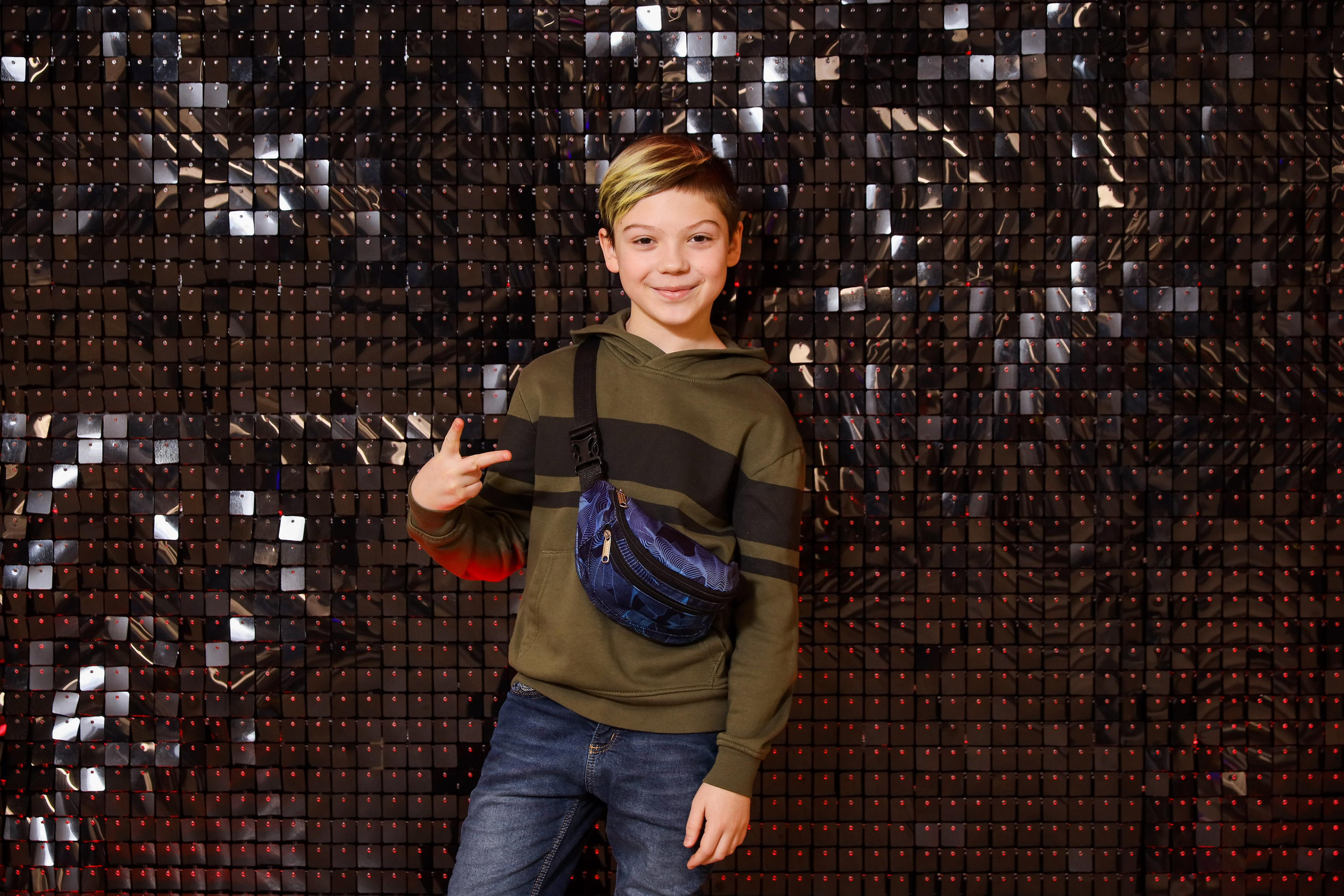 Фотомозаїка на 580 фото для ТРЦ Караван. Аренды интерактивных фотозон в Харькове