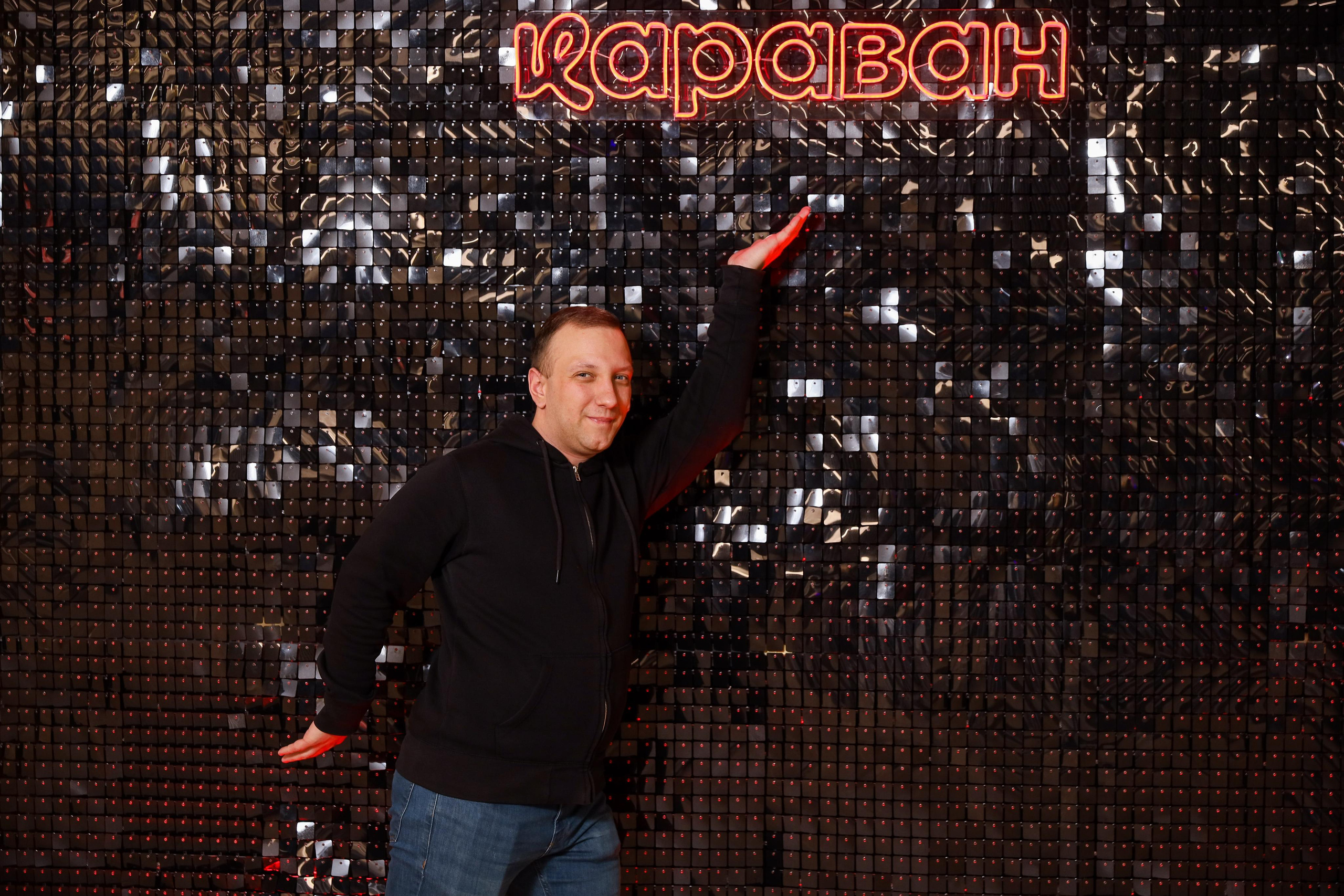 Фотомозаїка на 580 фото для ТРЦ Караван. Аренды интерактивных фотозон в Харькове