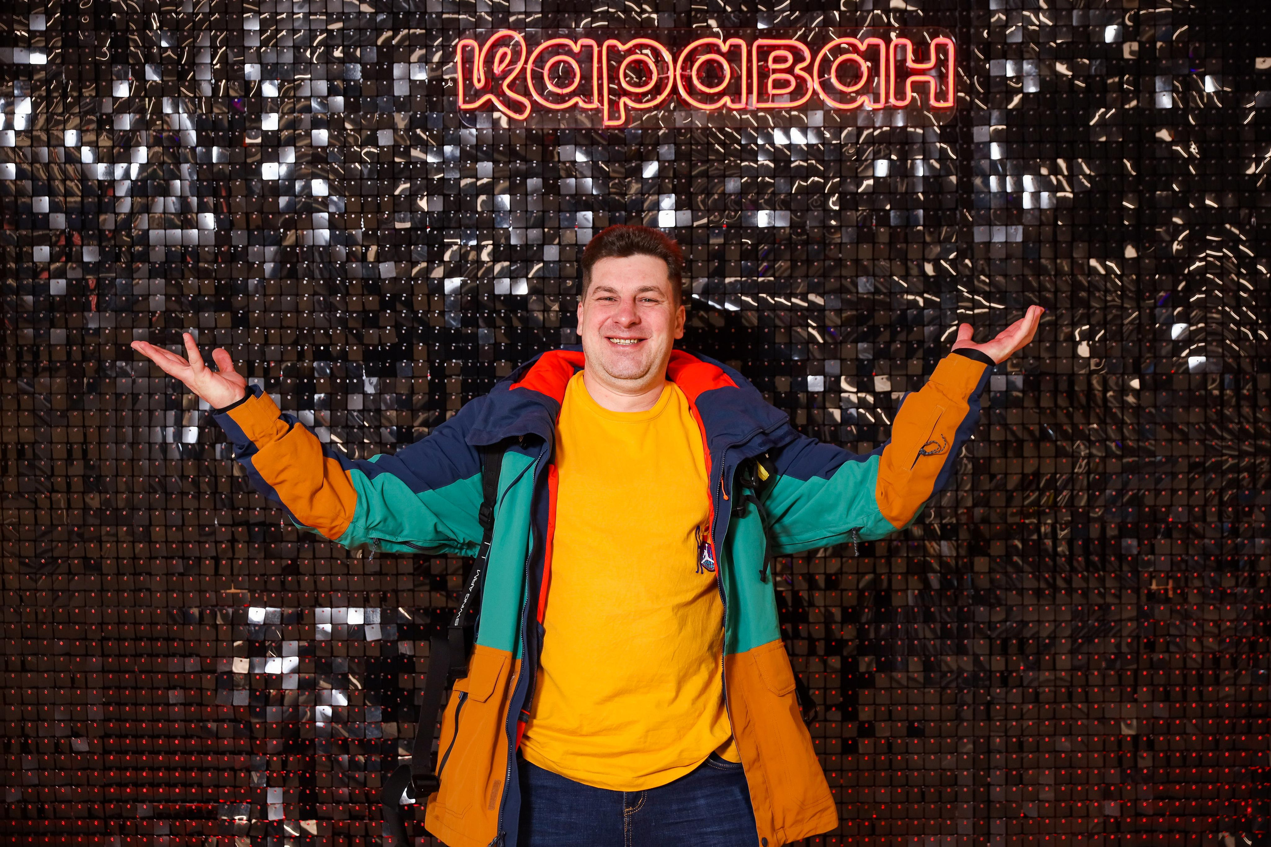 Фотомозаїка на 580 фото для ТРЦ Караван. Аренды интерактивных фотозон в Харькове