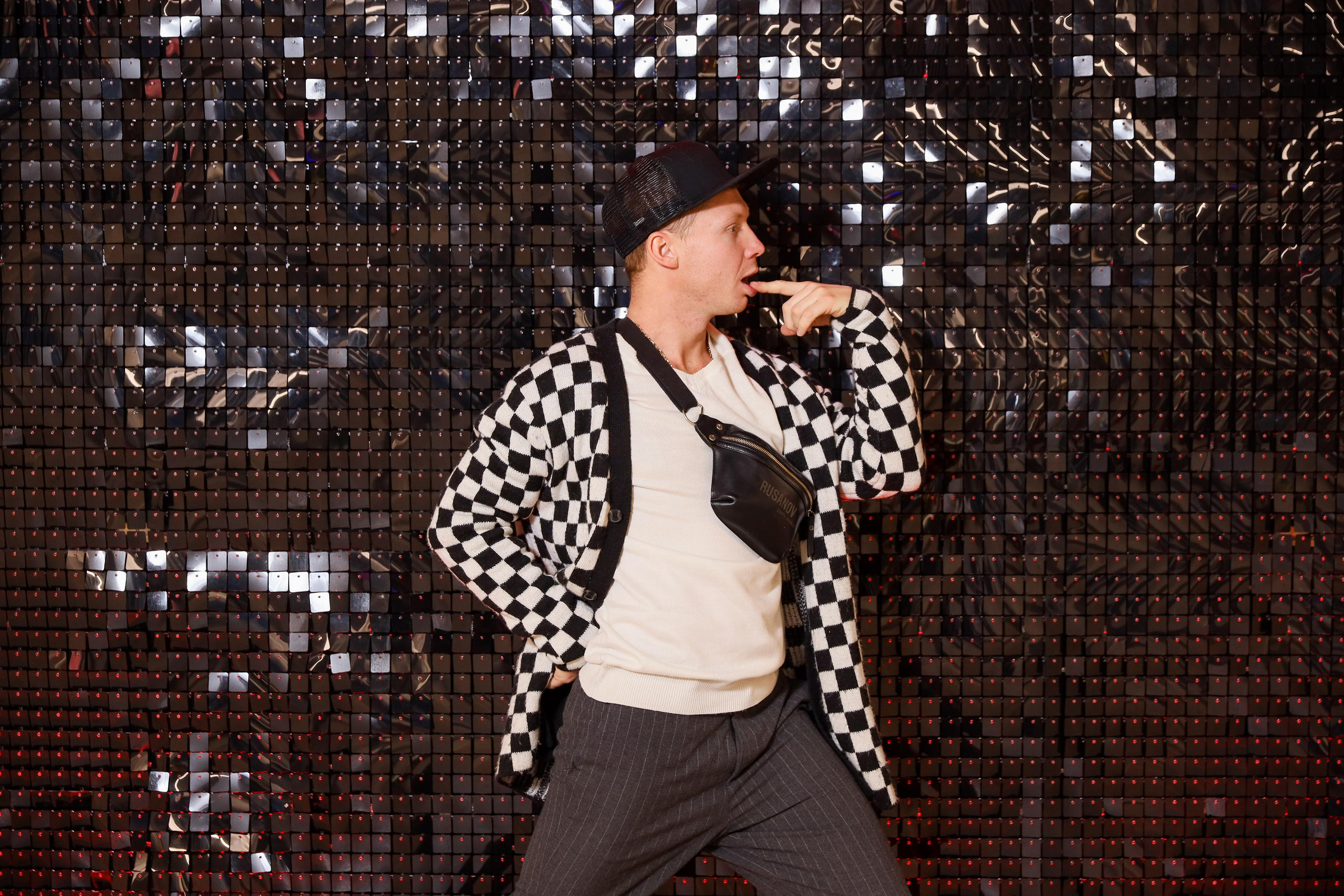 Фотомозаїка на 580 фото для ТРЦ Караван. Аренды интерактивных фотозон в Харькове