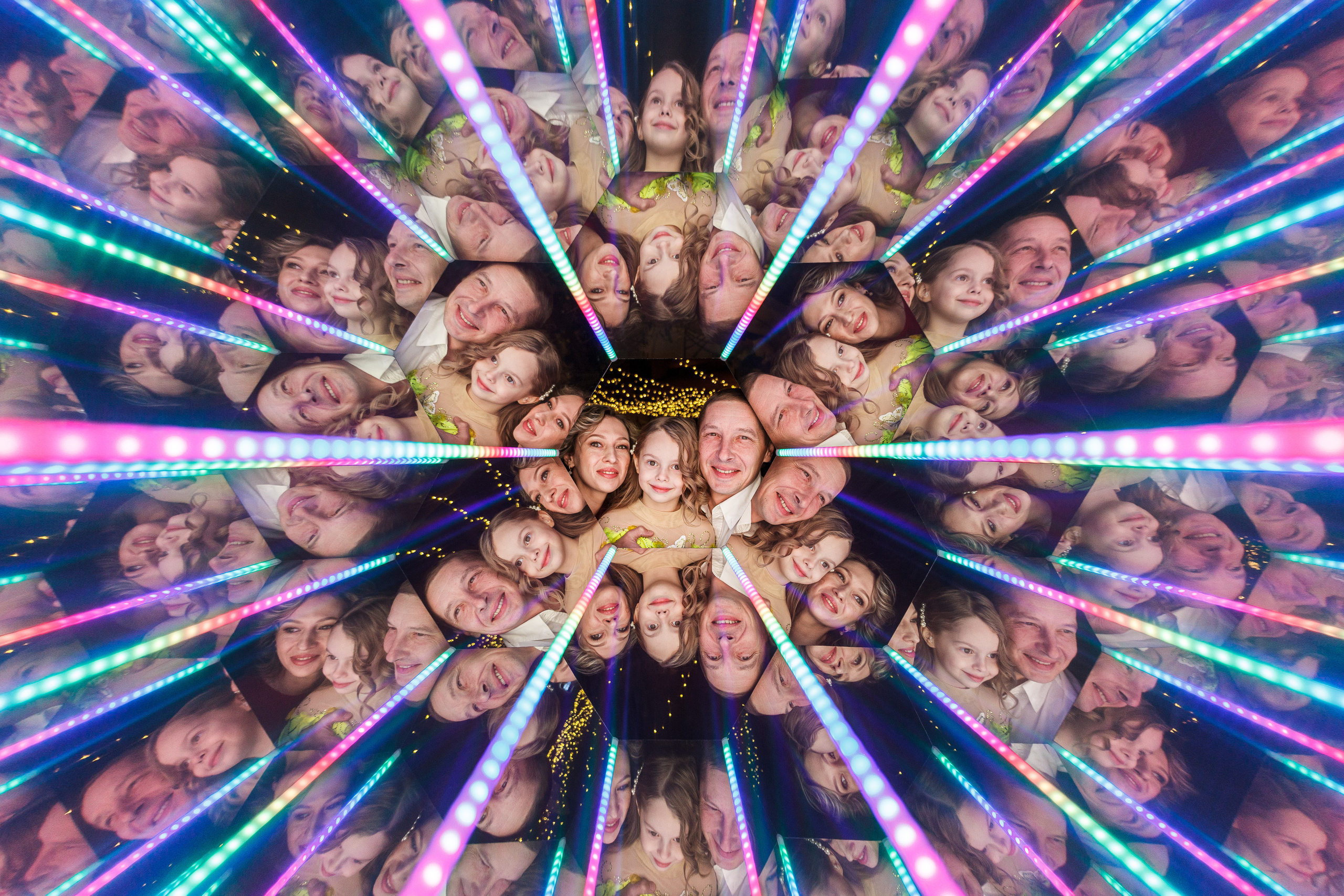 Калейдоскоп на свадьбе Алексея и Ання. Аренды интерактивных фотозон в Харькове