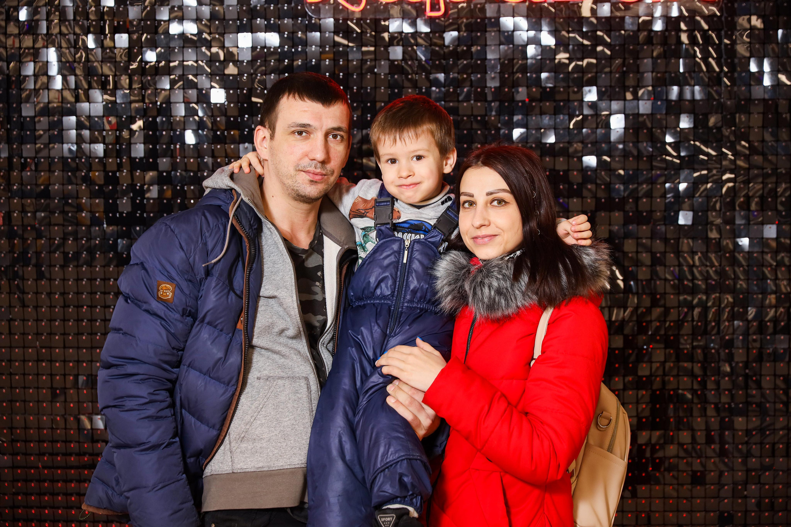 Фотомозаїка на 580 фото для ТРЦ Караван. Аренды интерактивных фотозон в Харькове