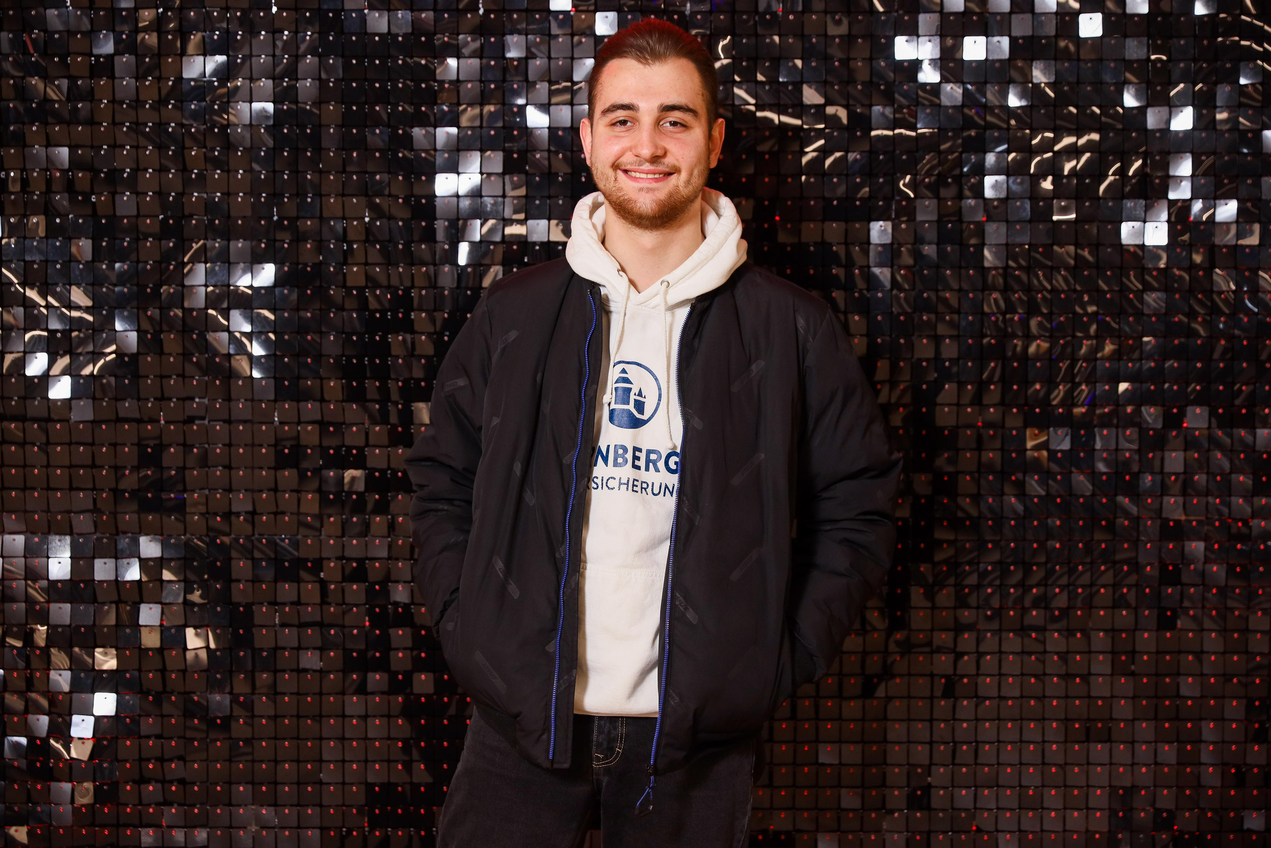 Фотомозаїка на 580 фото для ТРЦ Караван. Аренды интерактивных фотозон в Харькове