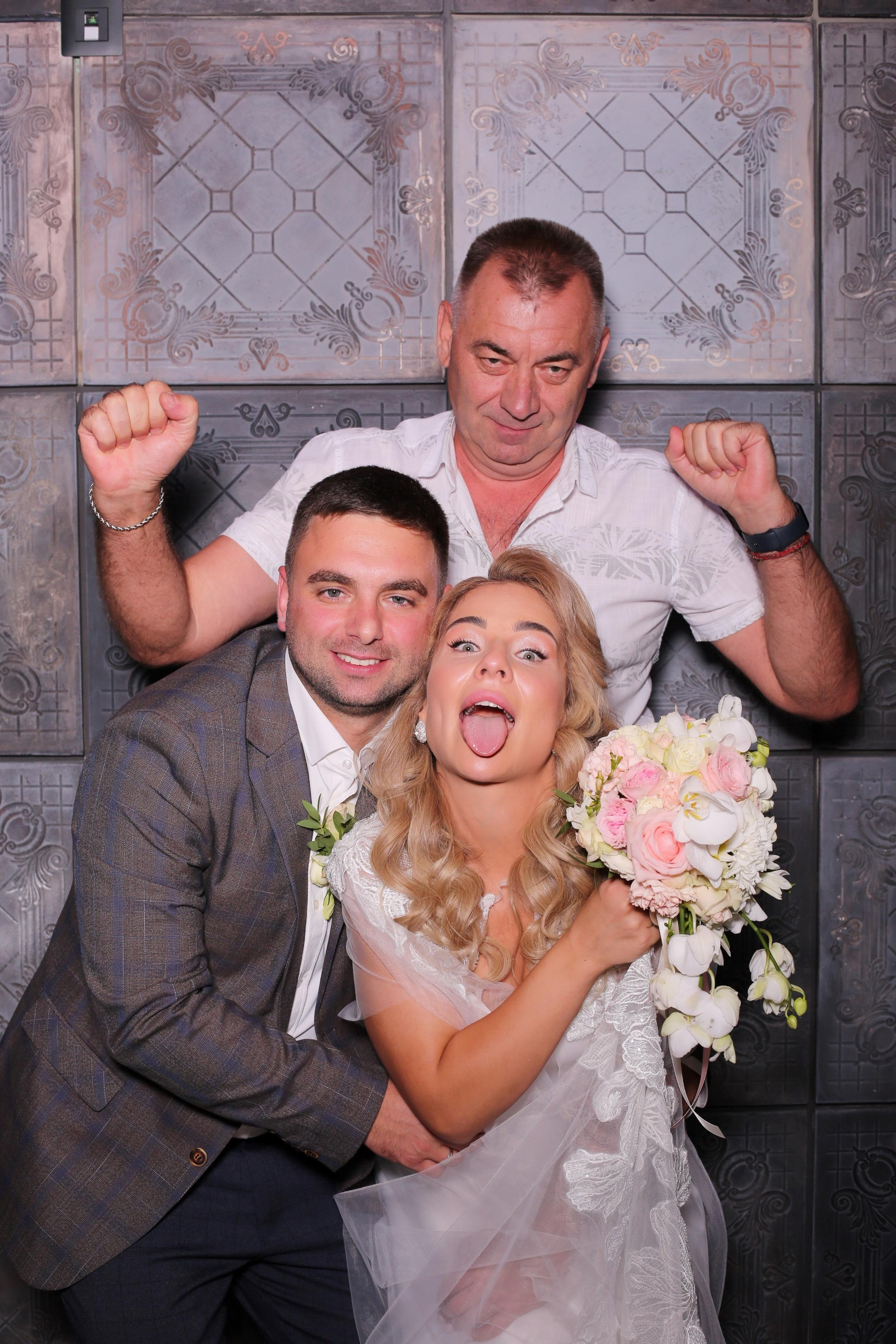 Євген та Вікторія (AiR PhotoBox). Аренды интерактивных фотозон в Харькове