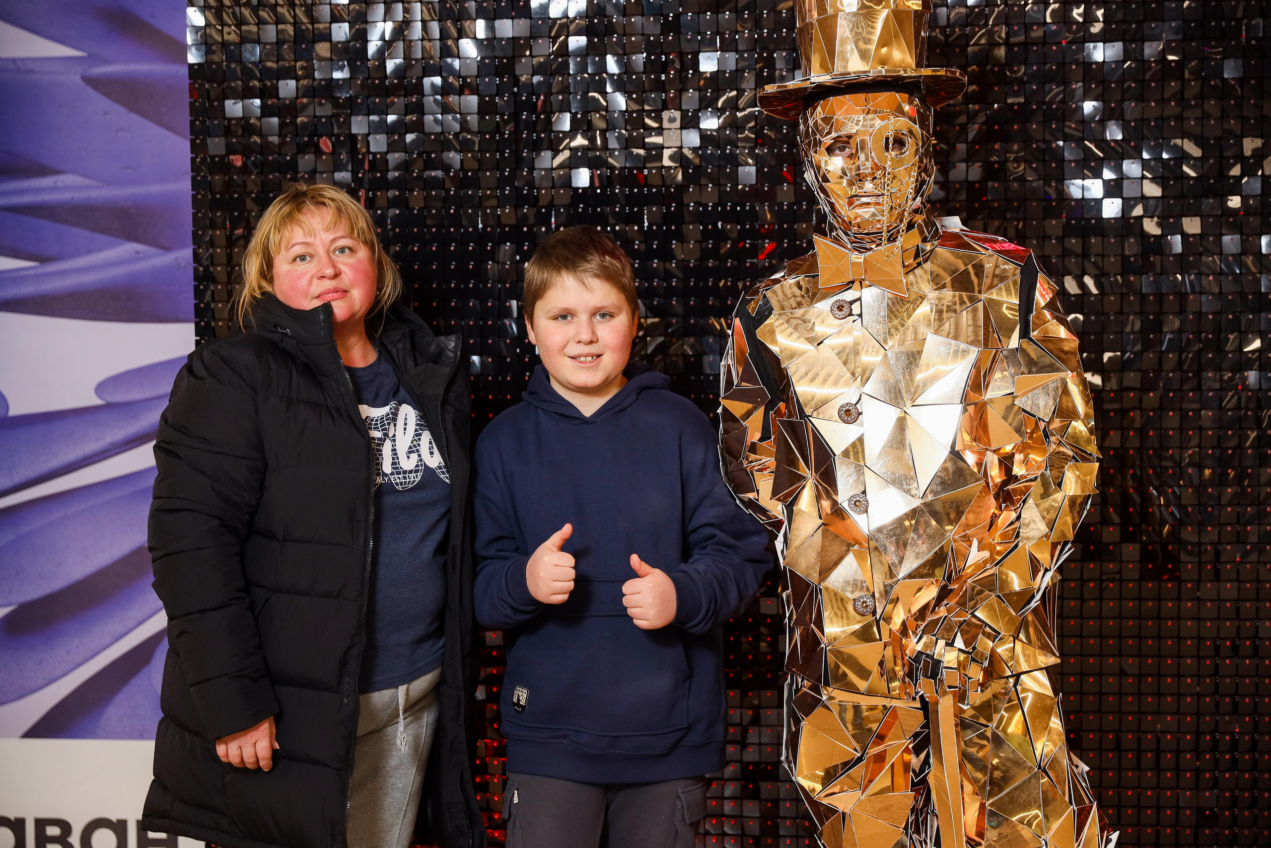 Фотомозаїка на 580 фото для ТРЦ Караван. Аренды интерактивных фотозон в Харькове