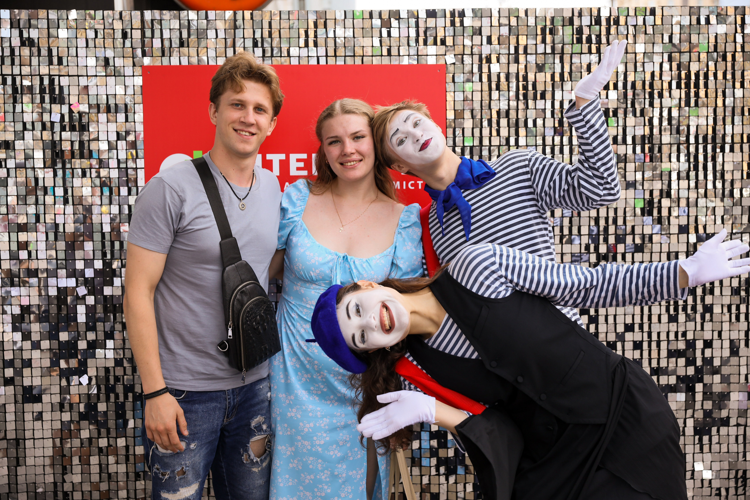 Аптека 911 (Фотомозаїка). Аренды интерактивных фотозон в Харькове