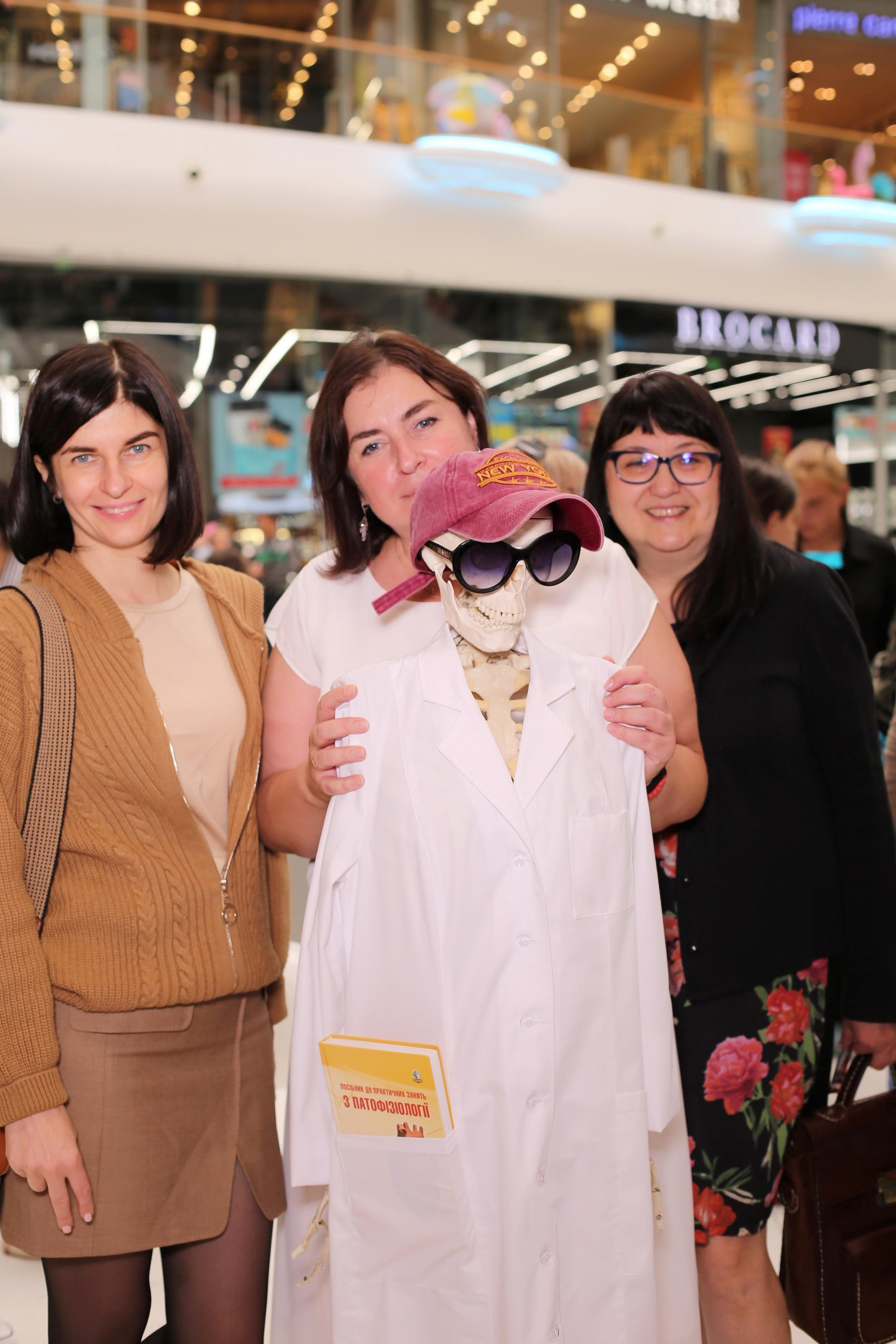 911 для НФАУ. Аренды интерактивных фотозон в Харькове