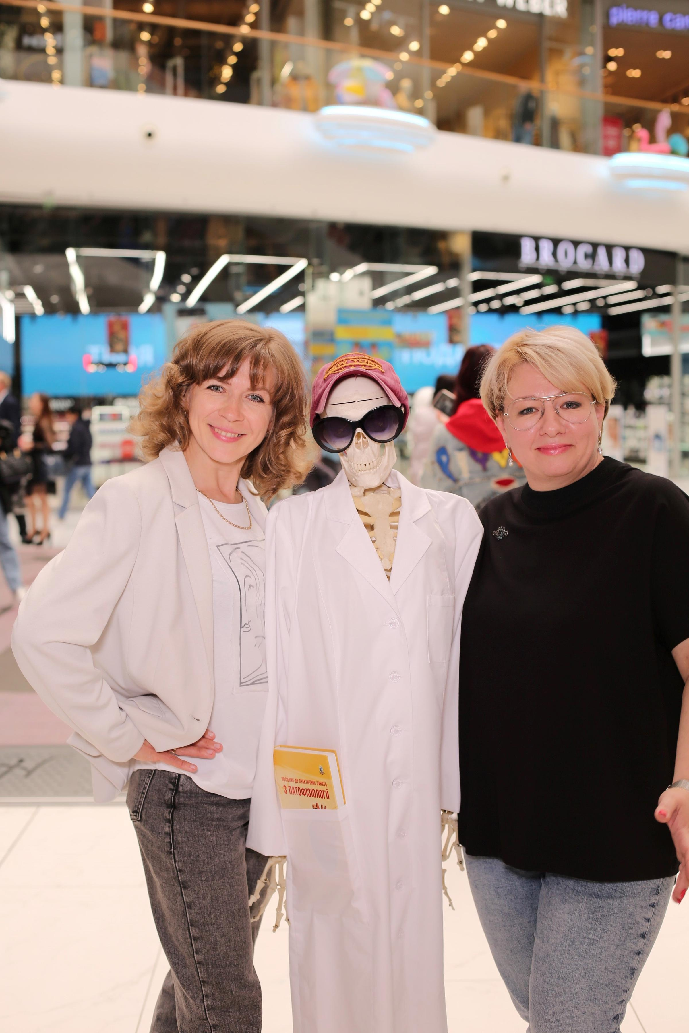 911 для НФАУ. Аренды интерактивных фотозон в Харькове