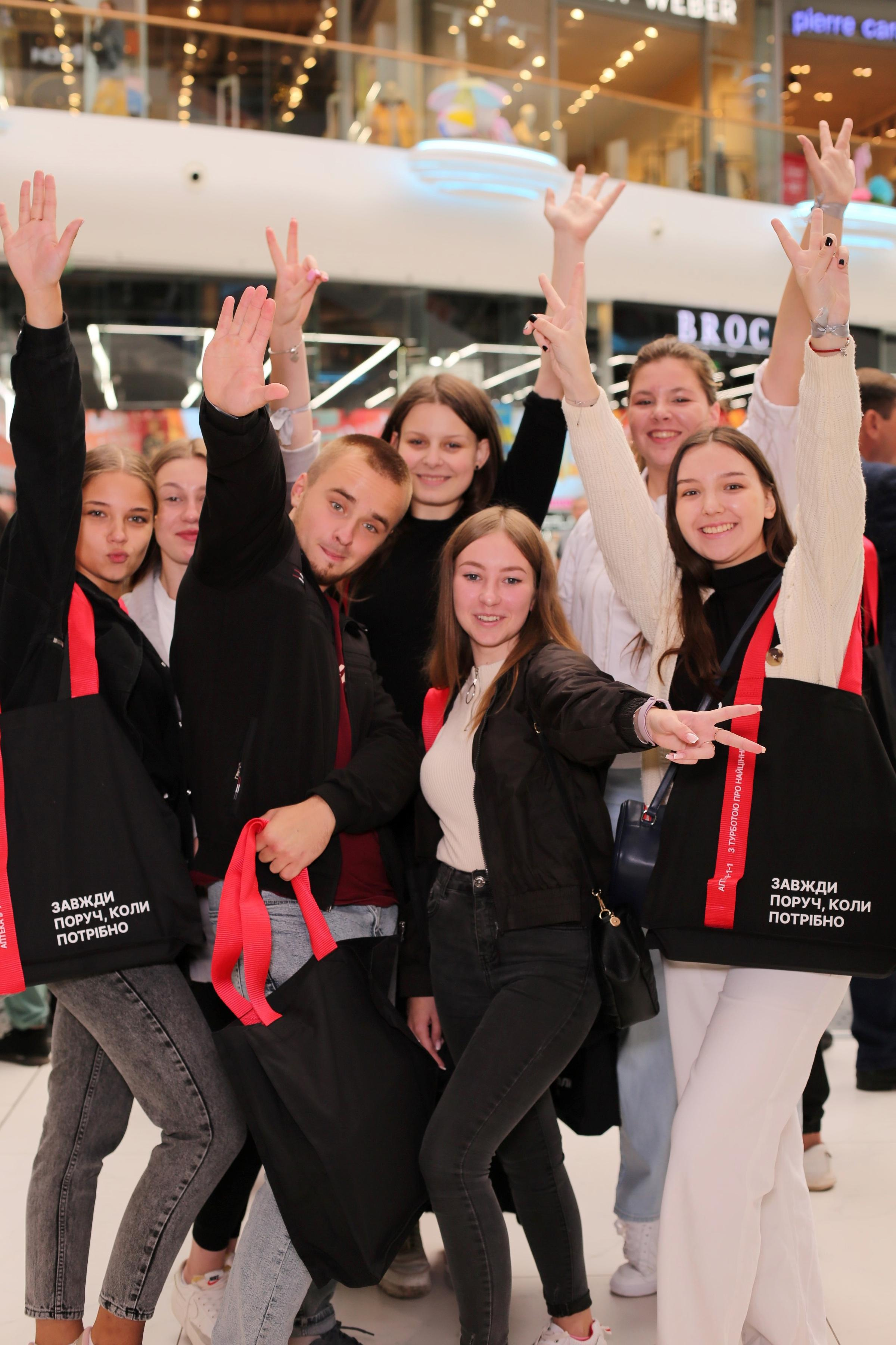 911 для НФАУ. Аренды интерактивных фотозон в Харькове