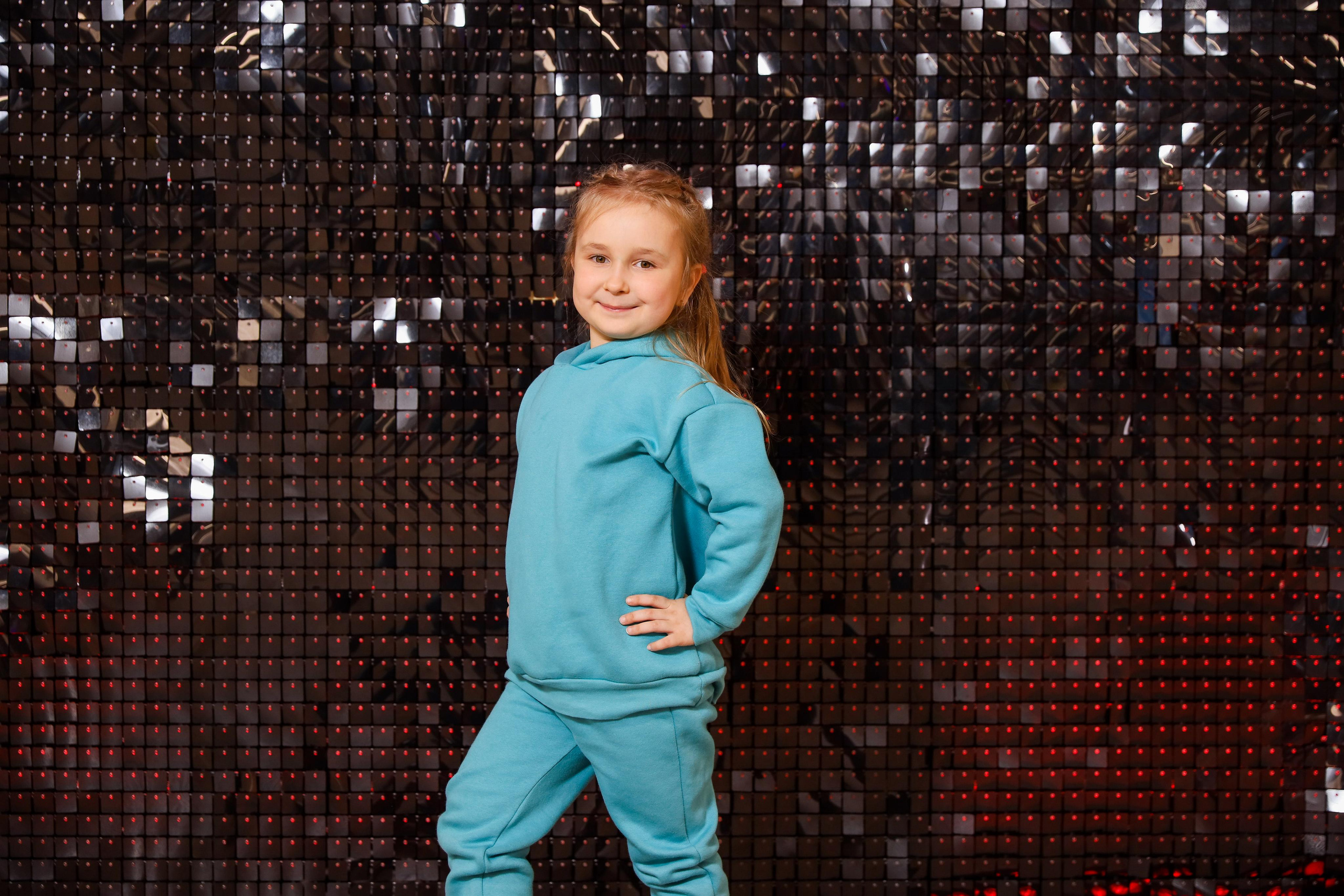 Фотомозаїка на 580 фото для ТРЦ Караван. Аренды интерактивных фотозон в Харькове