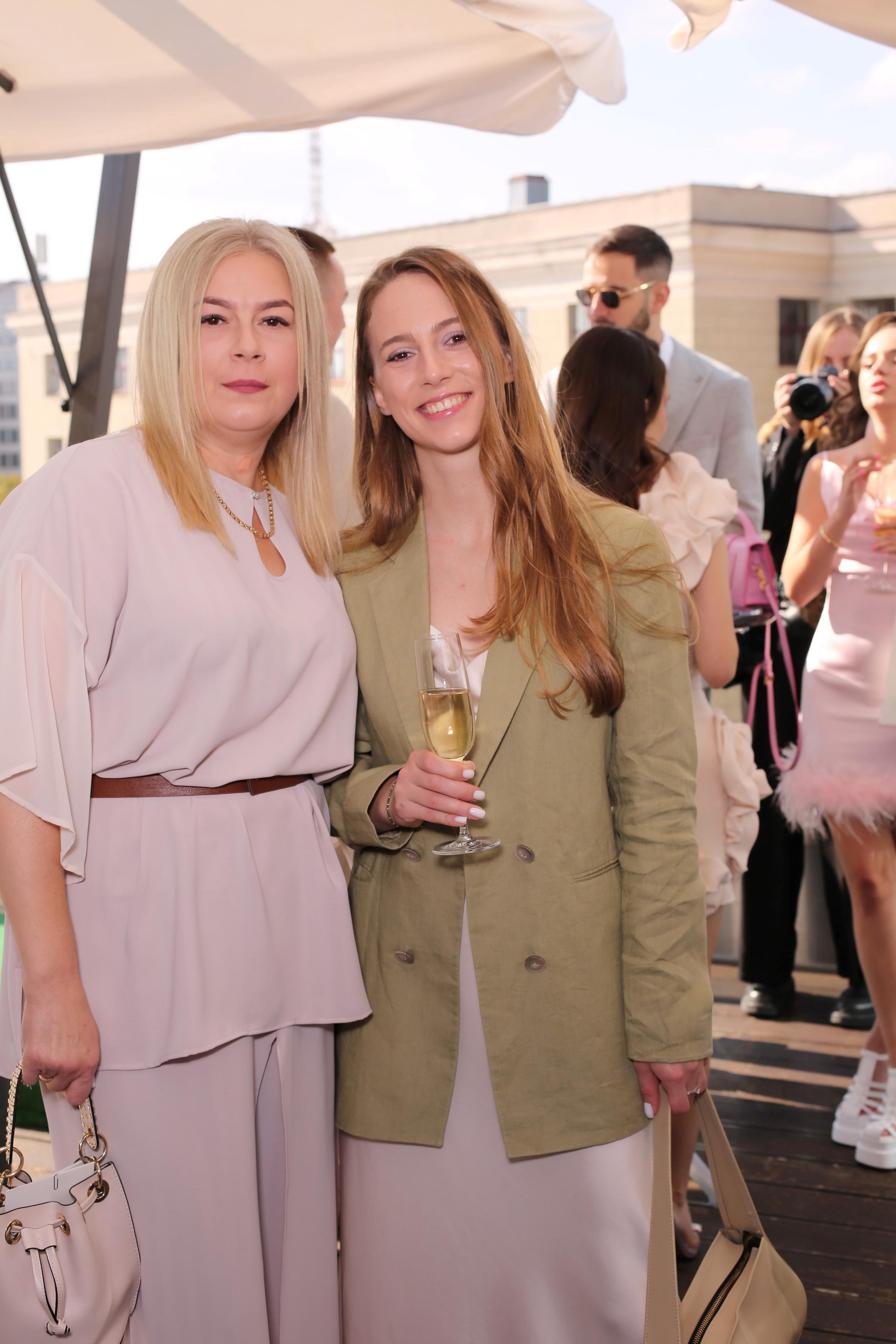 Максим та Іветта (AiR PhotoBox). Оренда інтерактивних фотозон у Харкові