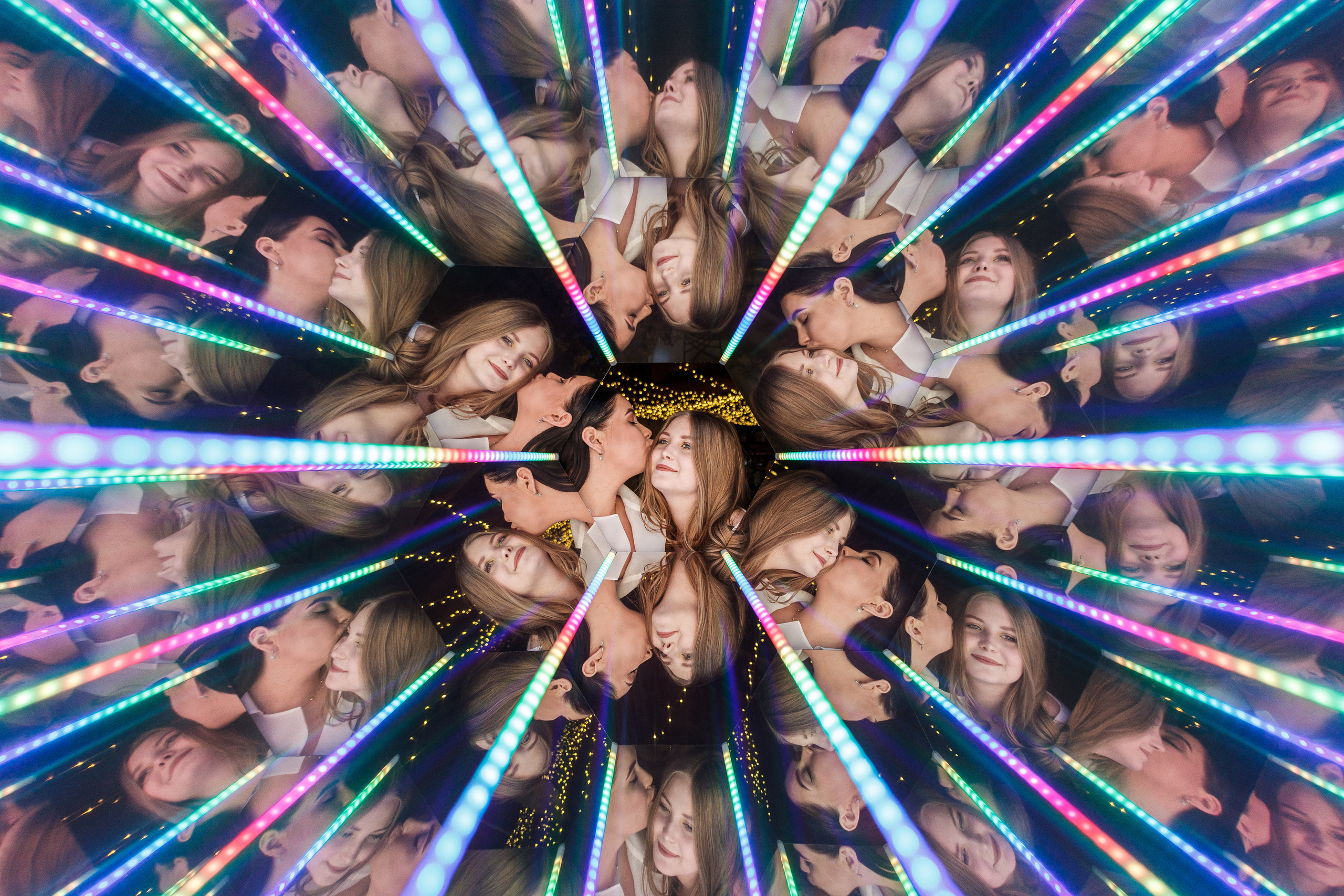 Калейдоскоп на свадьбе Алексея и Ання. Аренды интерактивных фотозон в Харькове