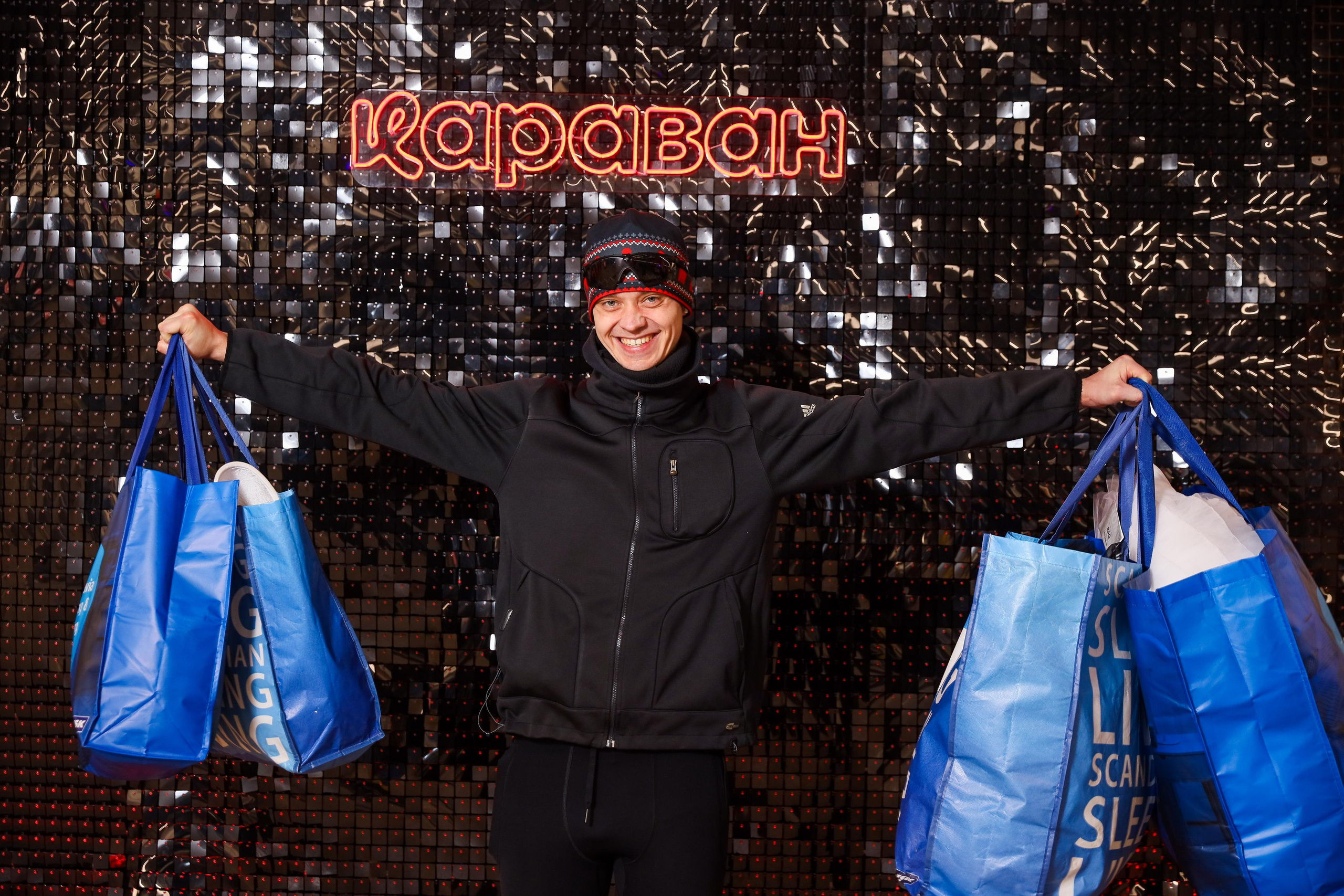 Фотомозаїка на 580 фото для ТРЦ Караван. Аренды интерактивных фотозон в Харькове