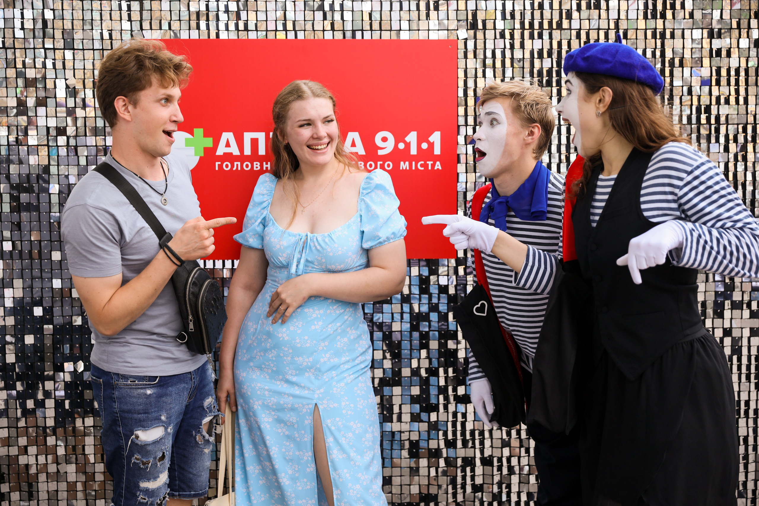 Аптека 911 (Фотомозаїка). Аренды интерактивных фотозон в Харькове