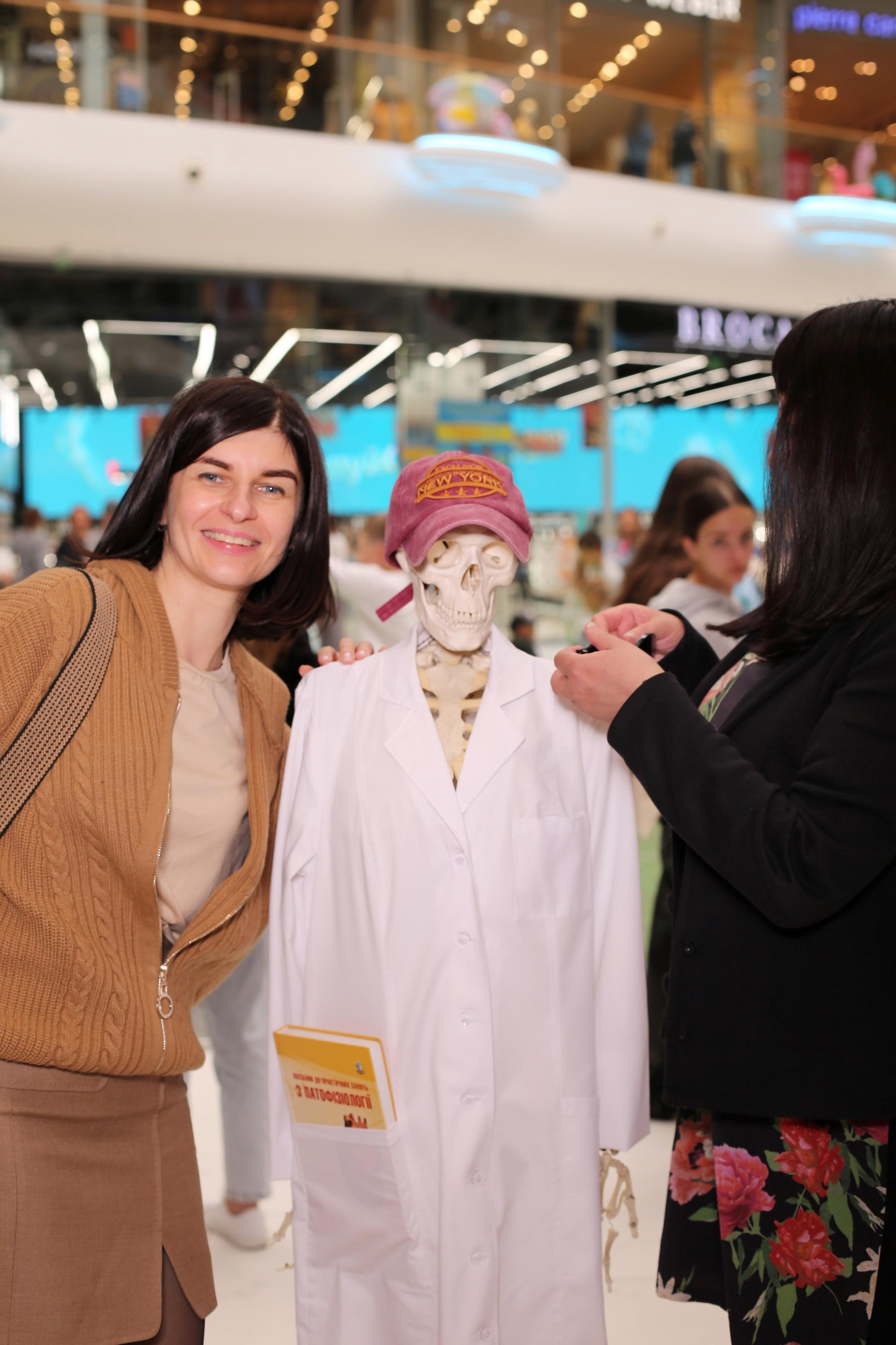 911 для НФАУ. Аренды интерактивных фотозон в Харькове