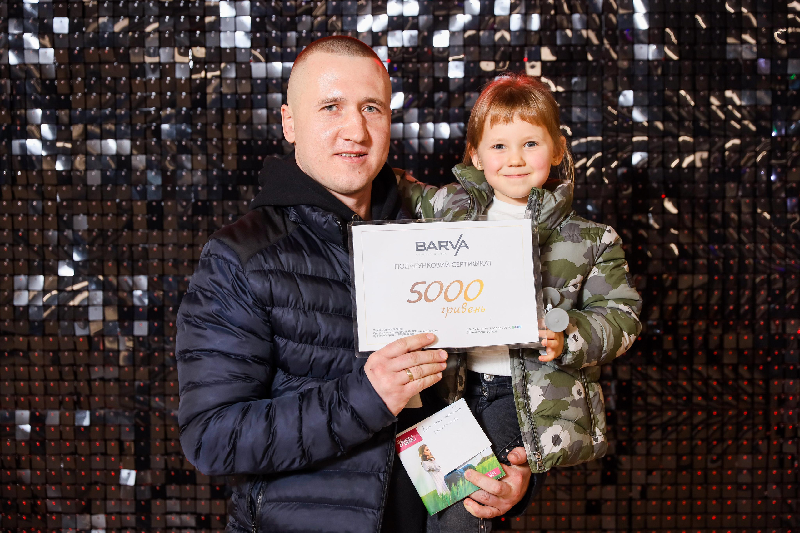 Фотомозаїка на 580 фото для ТРЦ Караван. Аренды интерактивных фотозон в Харькове