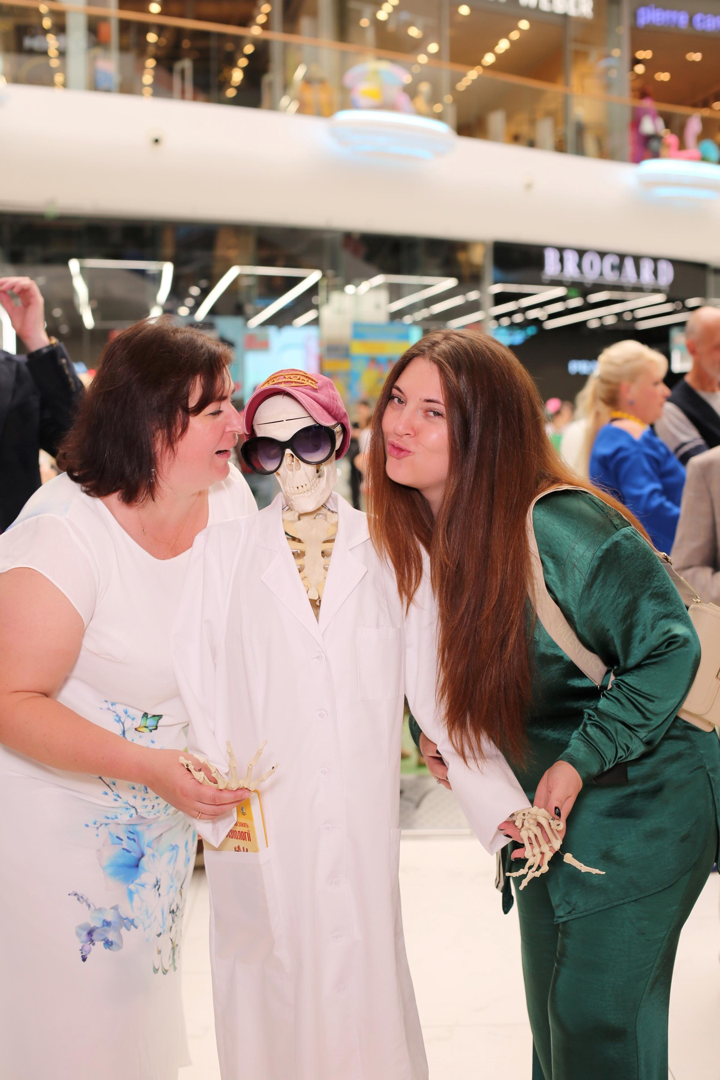 911 для НФАУ. Аренды интерактивных фотозон в Харькове