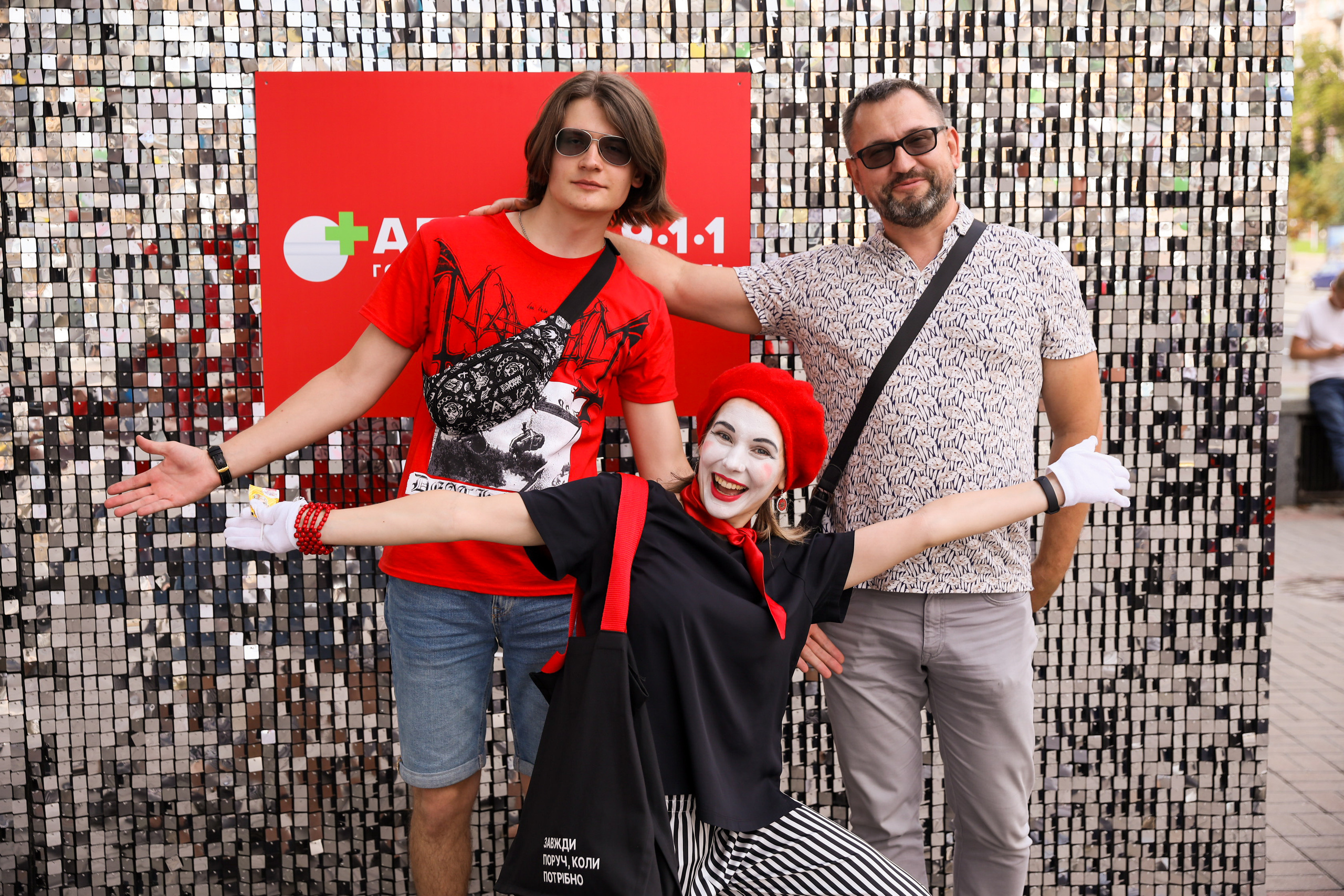 Аптека 911 (Фотомозаїка). Аренды интерактивных фотозон в Харькове