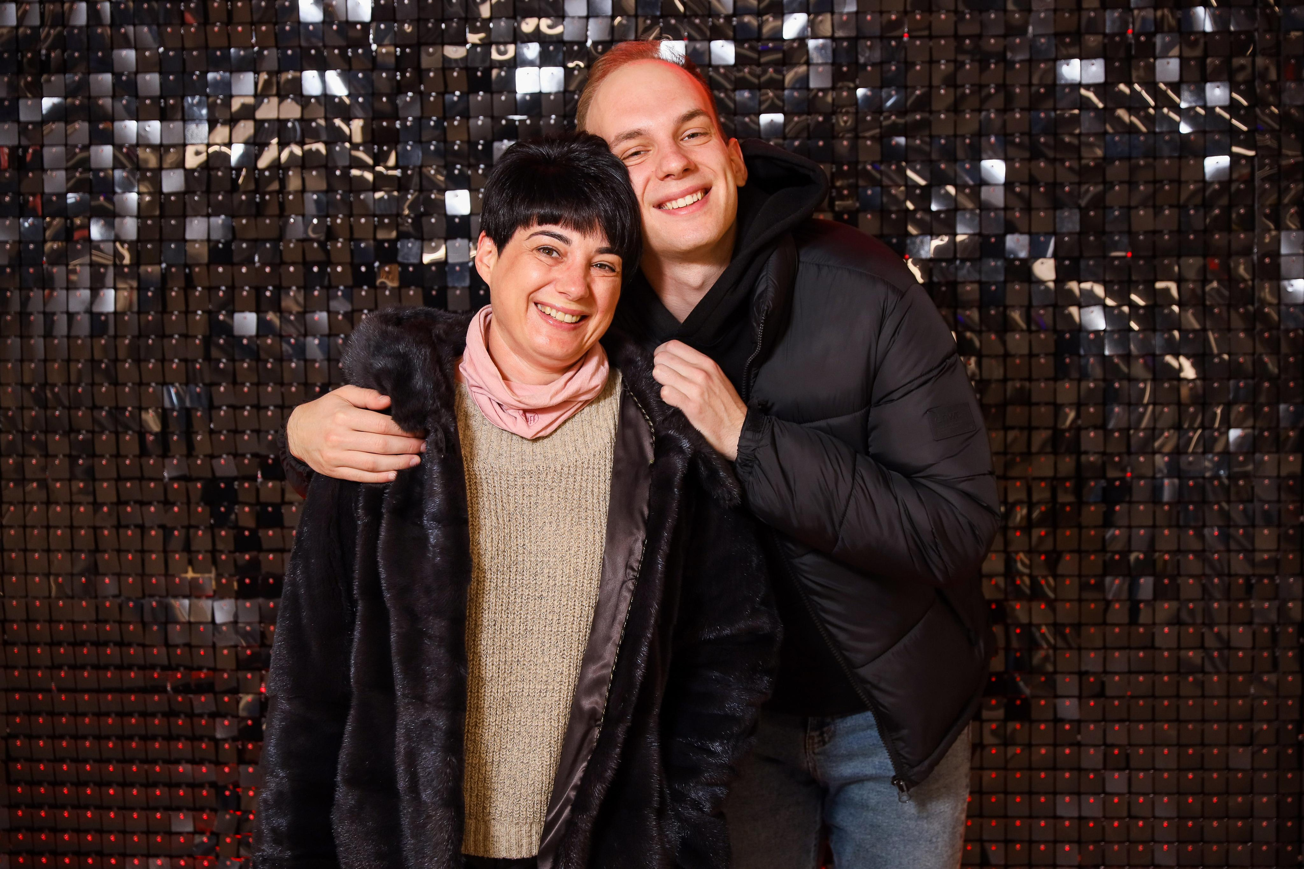 Фотомозаїка на 580 фото для ТРЦ Караван. Аренды интерактивных фотозон в Харькове