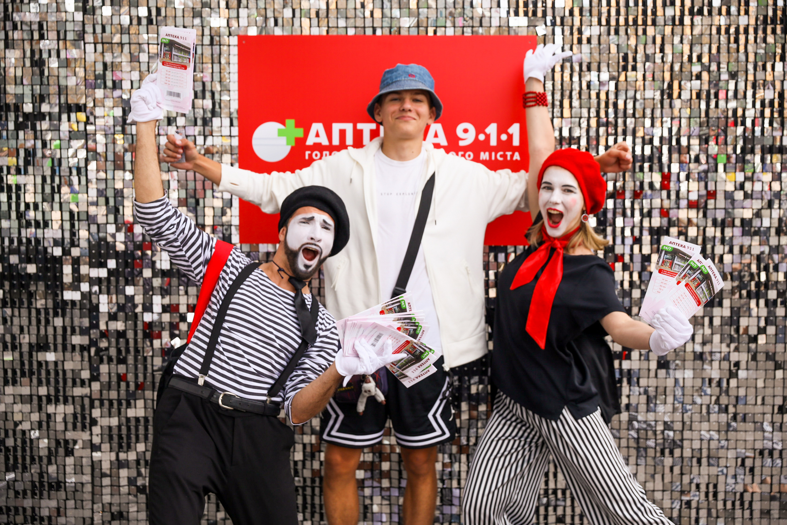 Аптека 911 (Фотомозаїка). Аренды интерактивных фотозон в Харькове