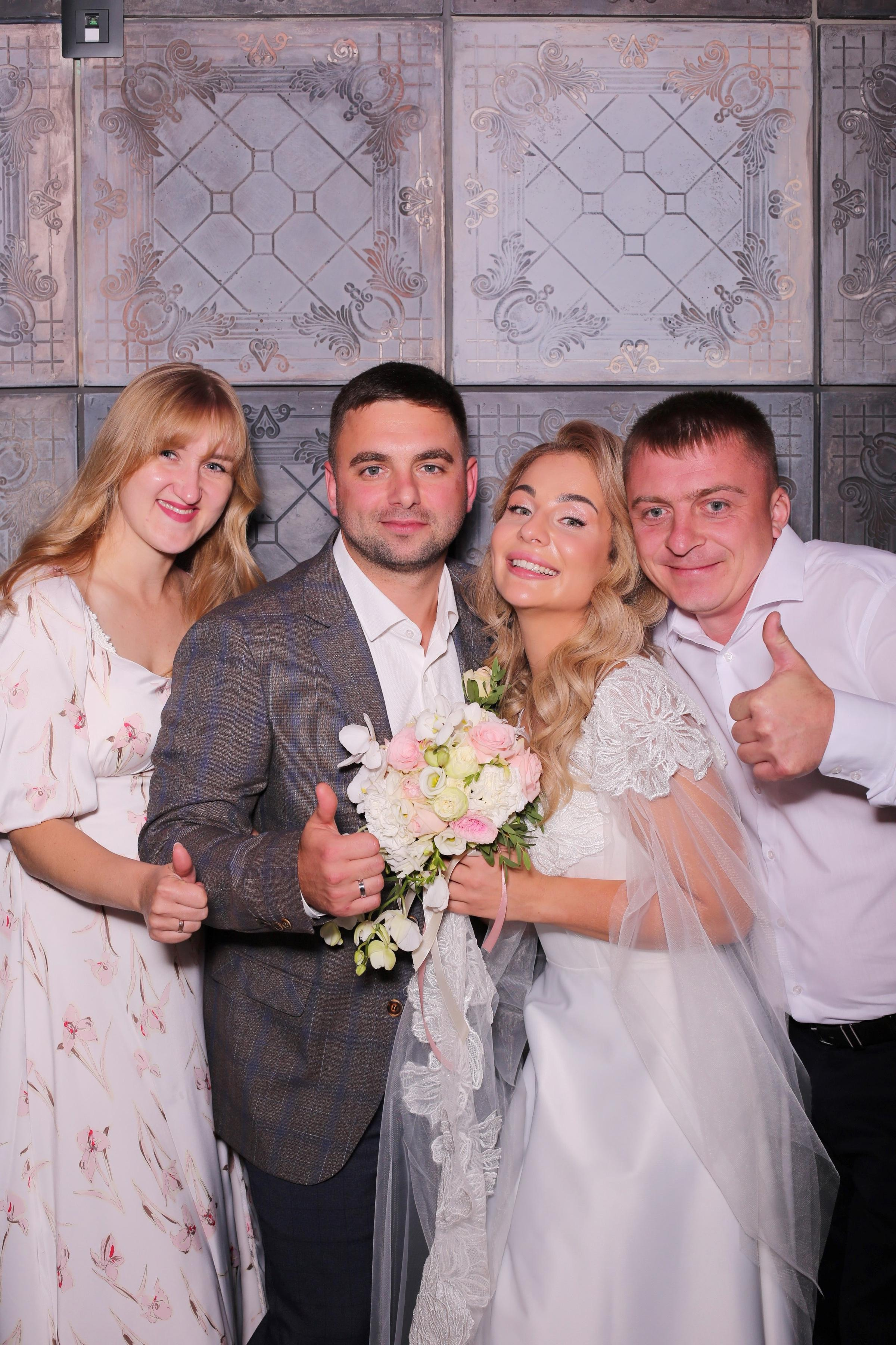 Євген та Вікторія (AiR PhotoBox). Аренды интерактивных фотозон в Харькове