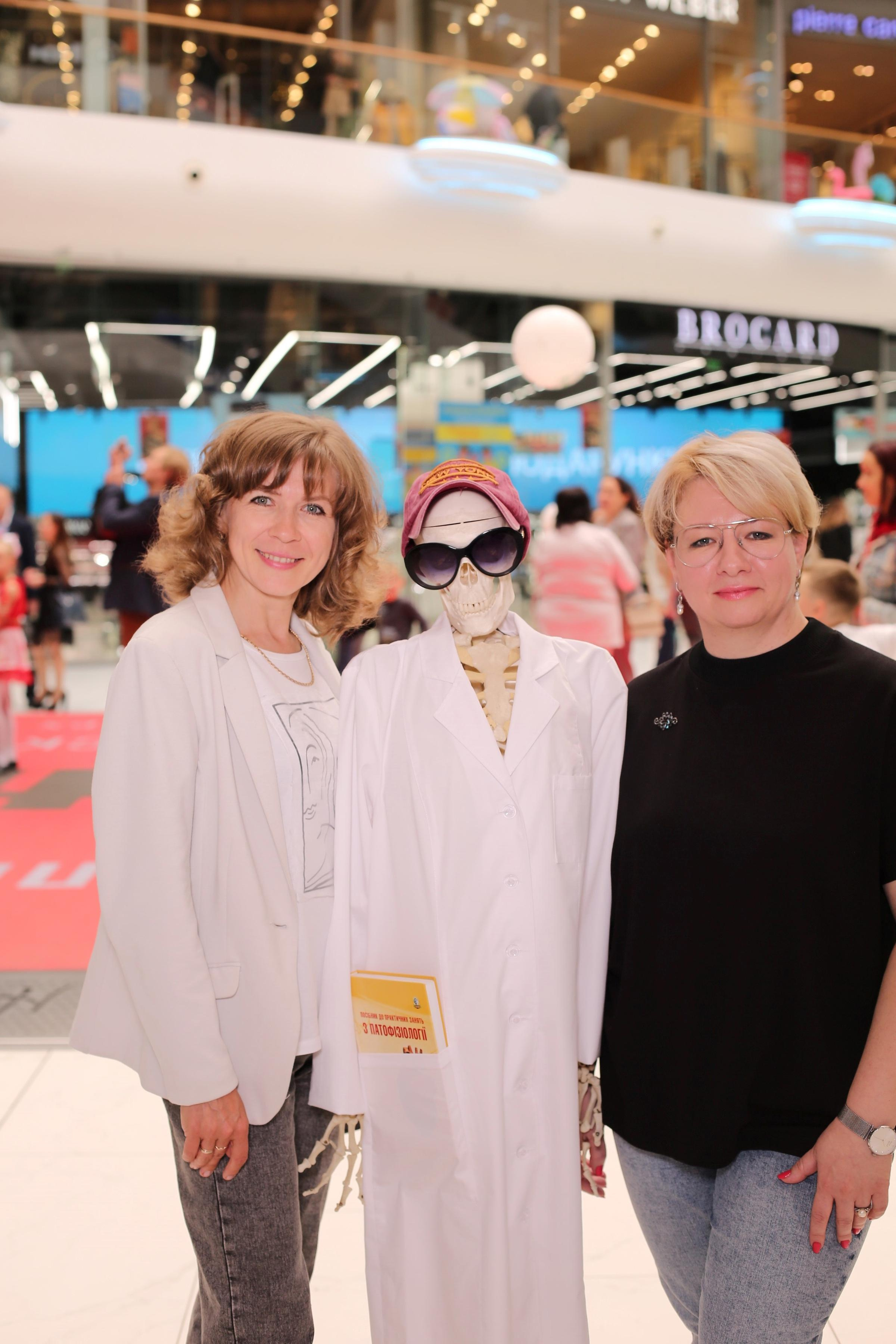 911 для НФАУ. Аренды интерактивных фотозон в Харькове