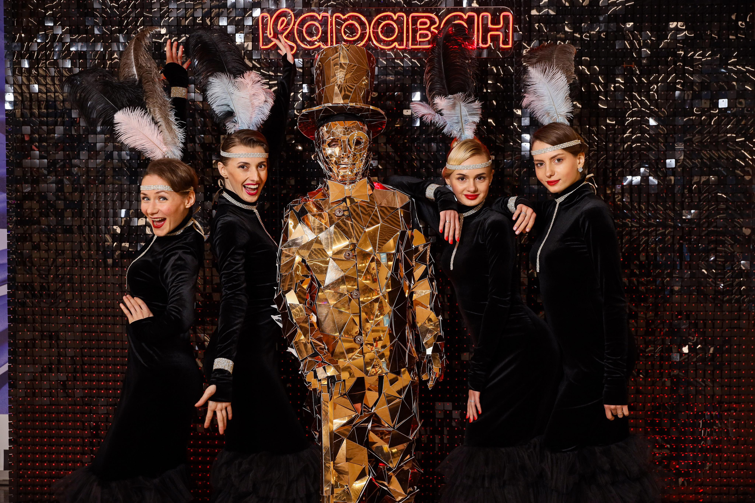 Фотомозаїка на 580 фото для ТРЦ Караван. Аренды интерактивных фотозон в Харькове