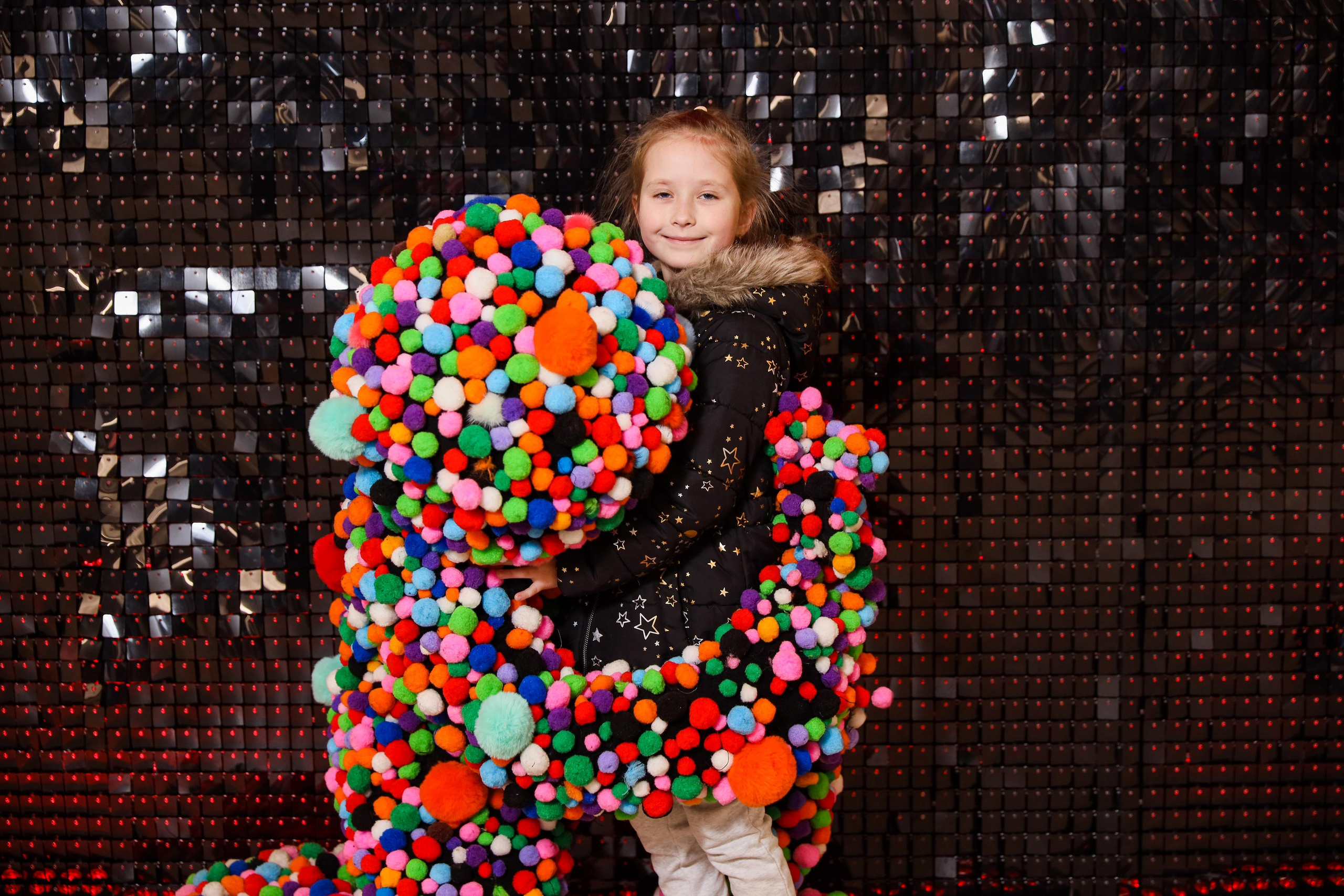 Фотомозаїка на 580 фото для ТРЦ Караван. Аренды интерактивных фотозон в Харькове