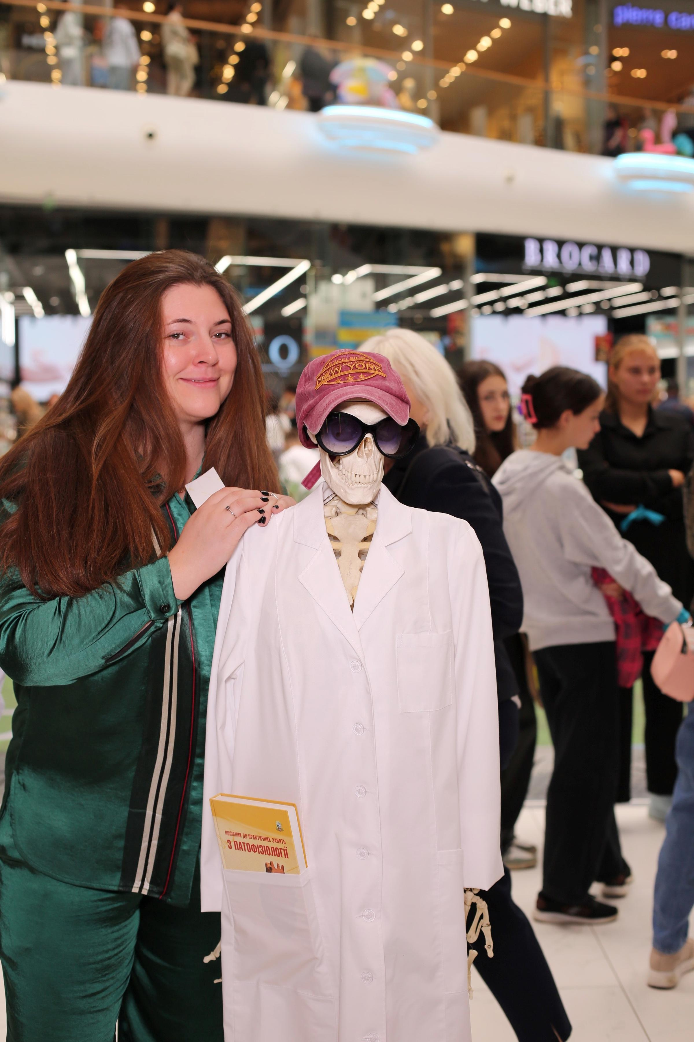 911 для НФАУ. Аренды интерактивных фотозон в Харькове