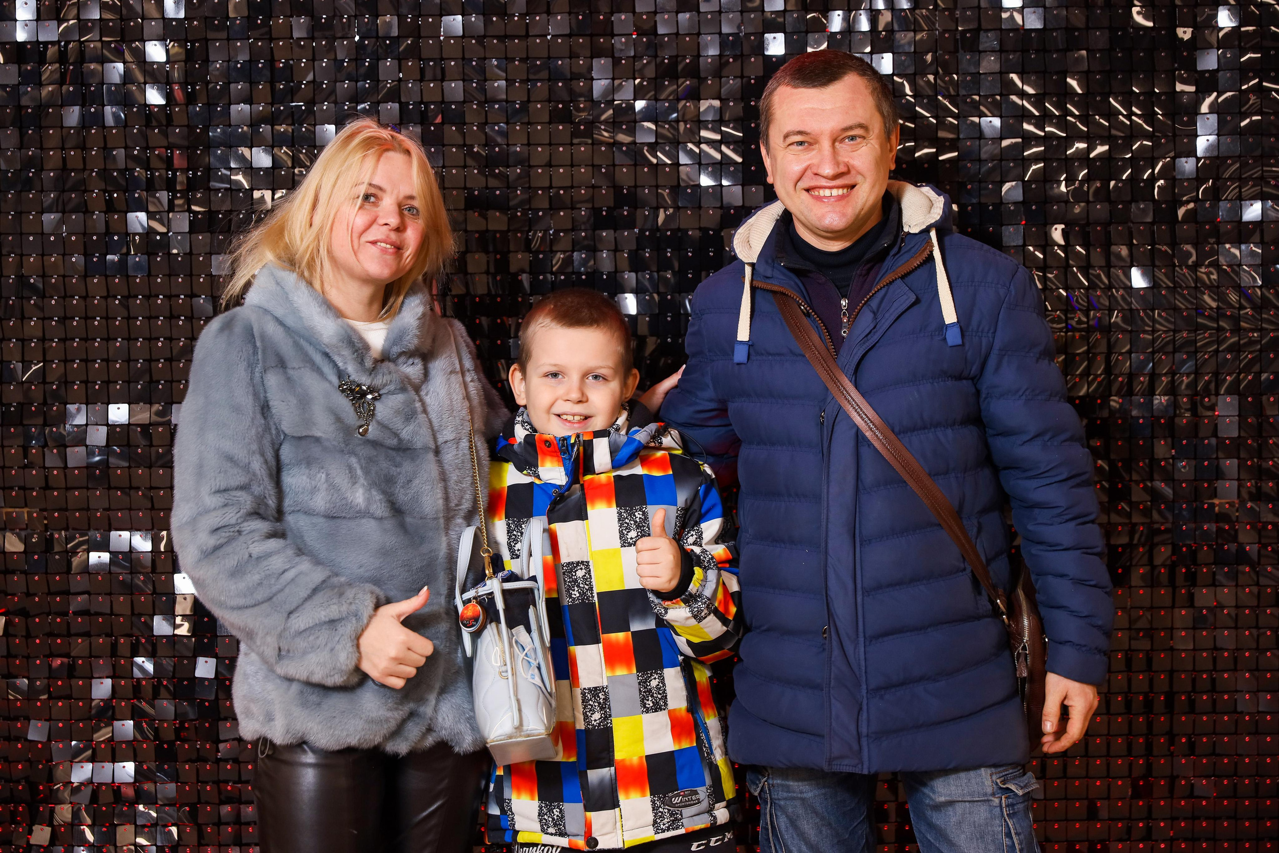 Фотомозаїка на 580 фото для ТРЦ Караван. Аренды интерактивных фотозон в Харькове