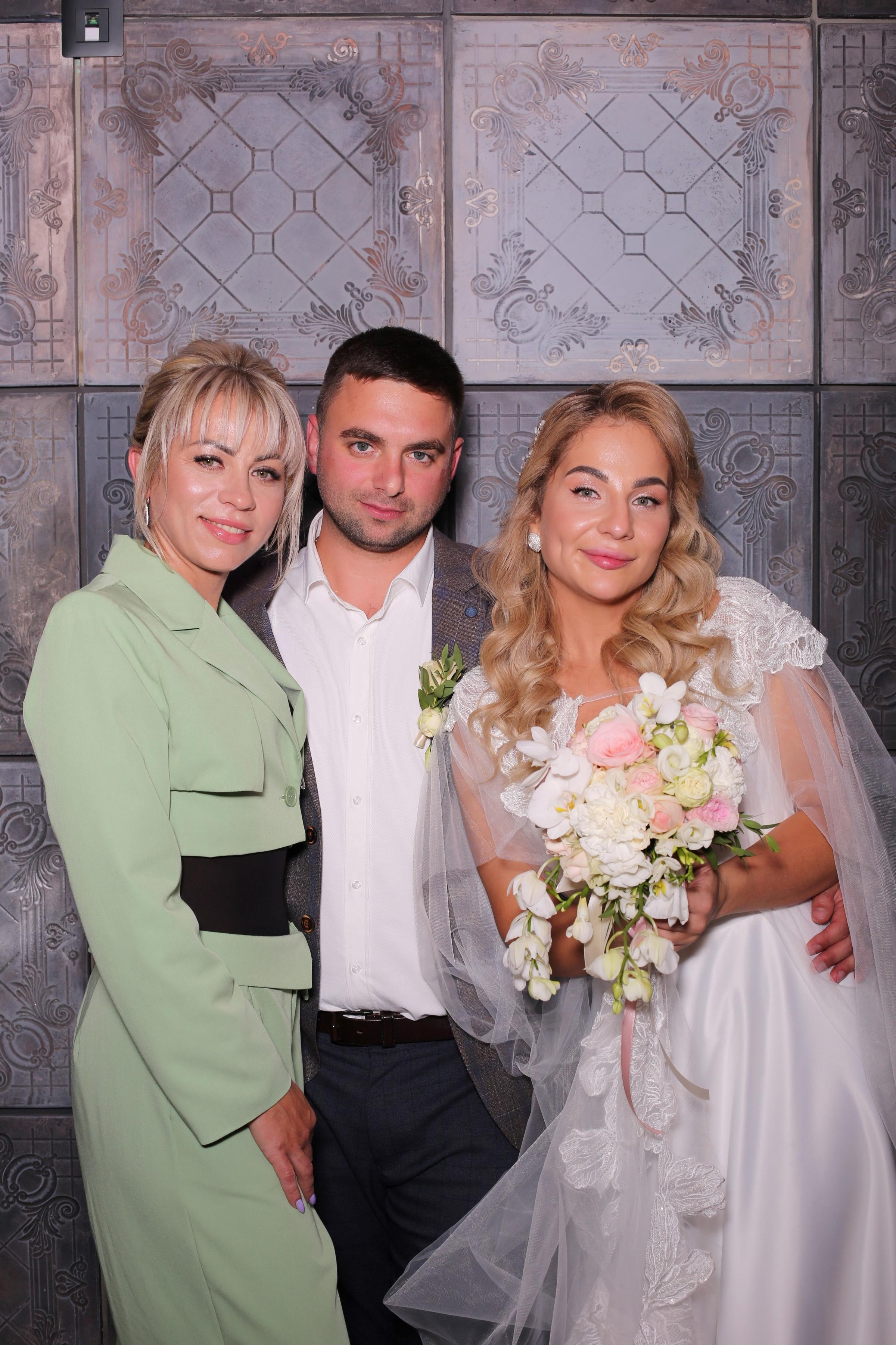 Євген та Вікторія (AiR PhotoBox). Аренды интерактивных фотозон в Харькове