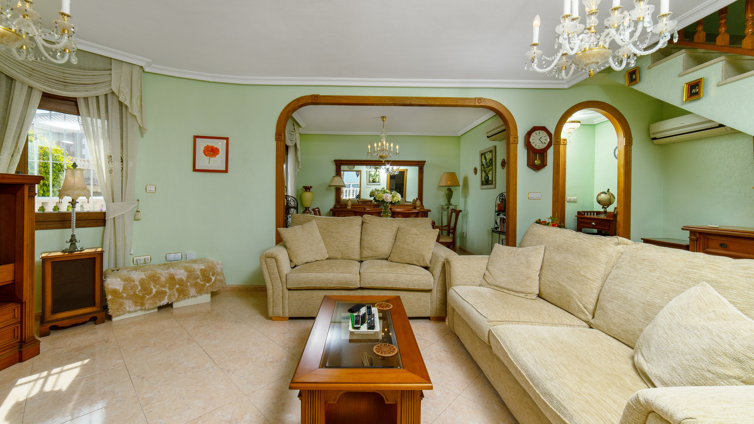 Гостиная частного дома в Торревьехе – интерьерная фотосъёмка