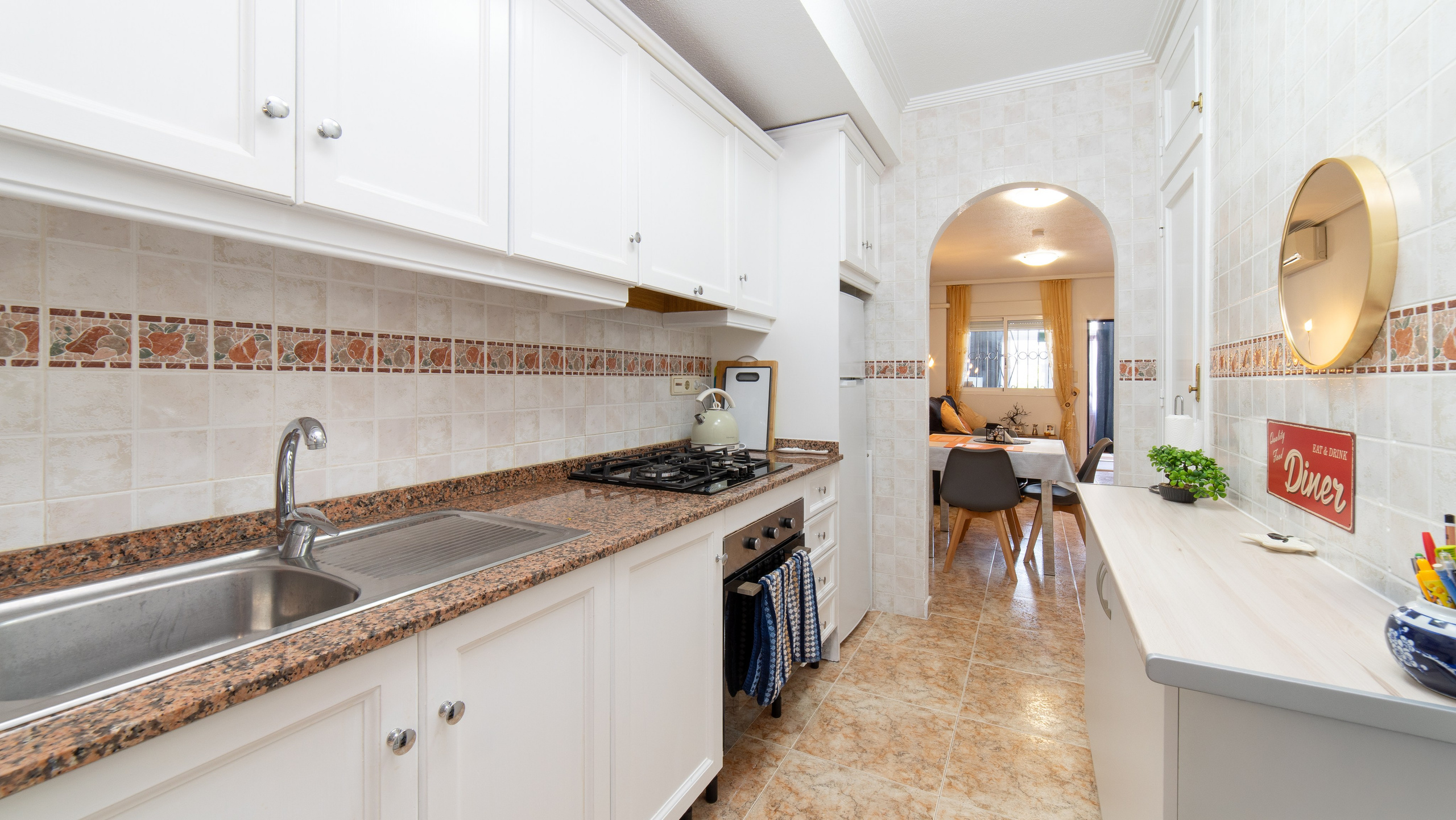 Фотосъёмка уютной студии для продажи в Торревьехе