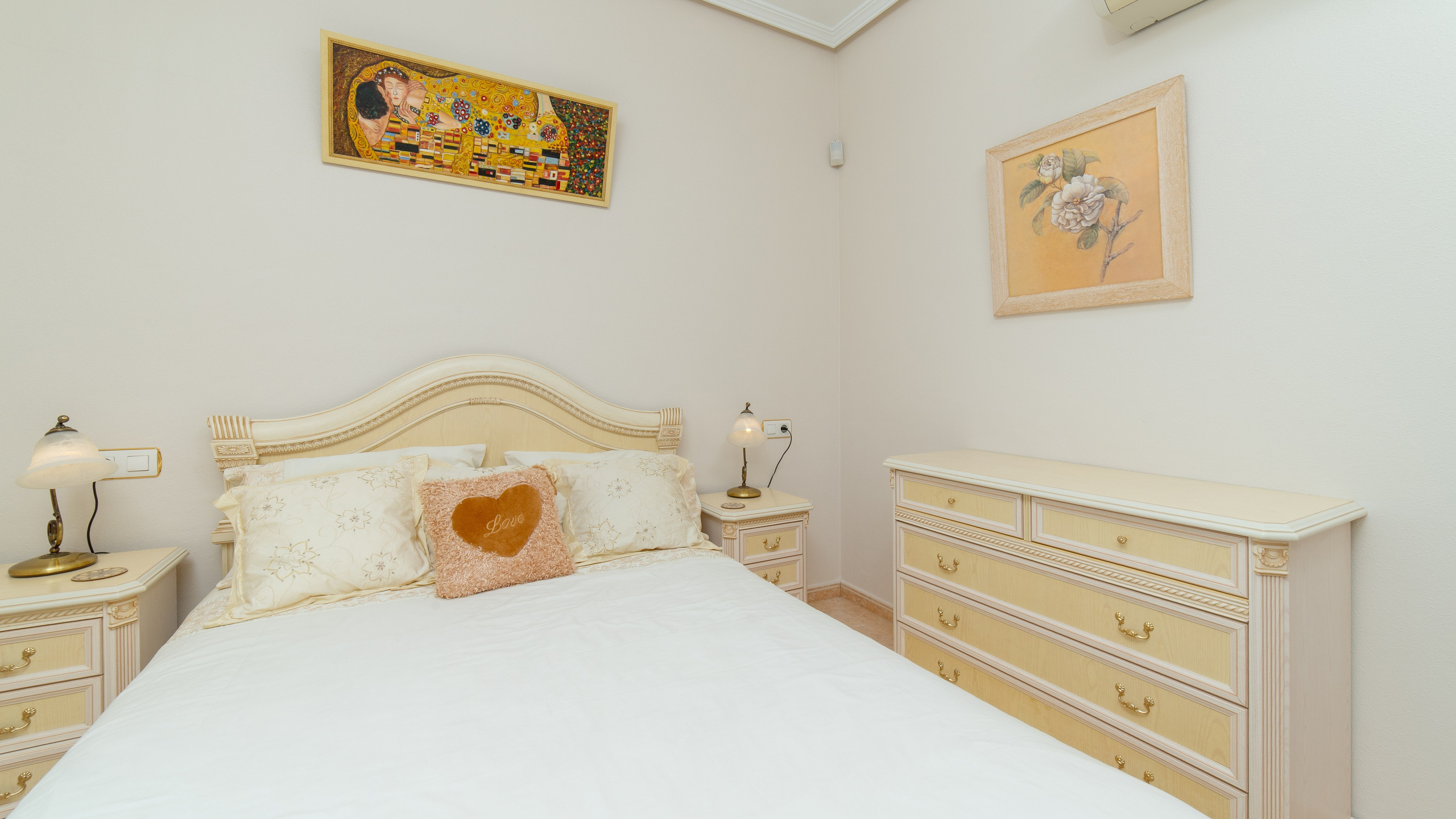 Квартира в урбанизации с бассейном – фотосъёмка жилья