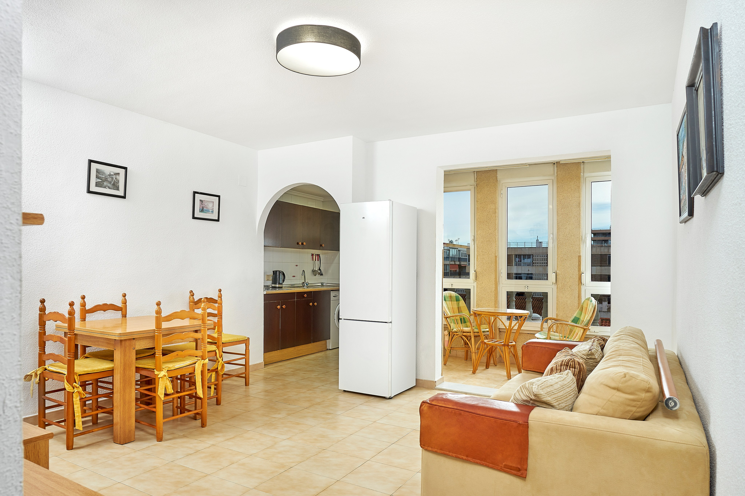 Гостиная с мягким светом – профессиональная фотосъёмка недвижимости