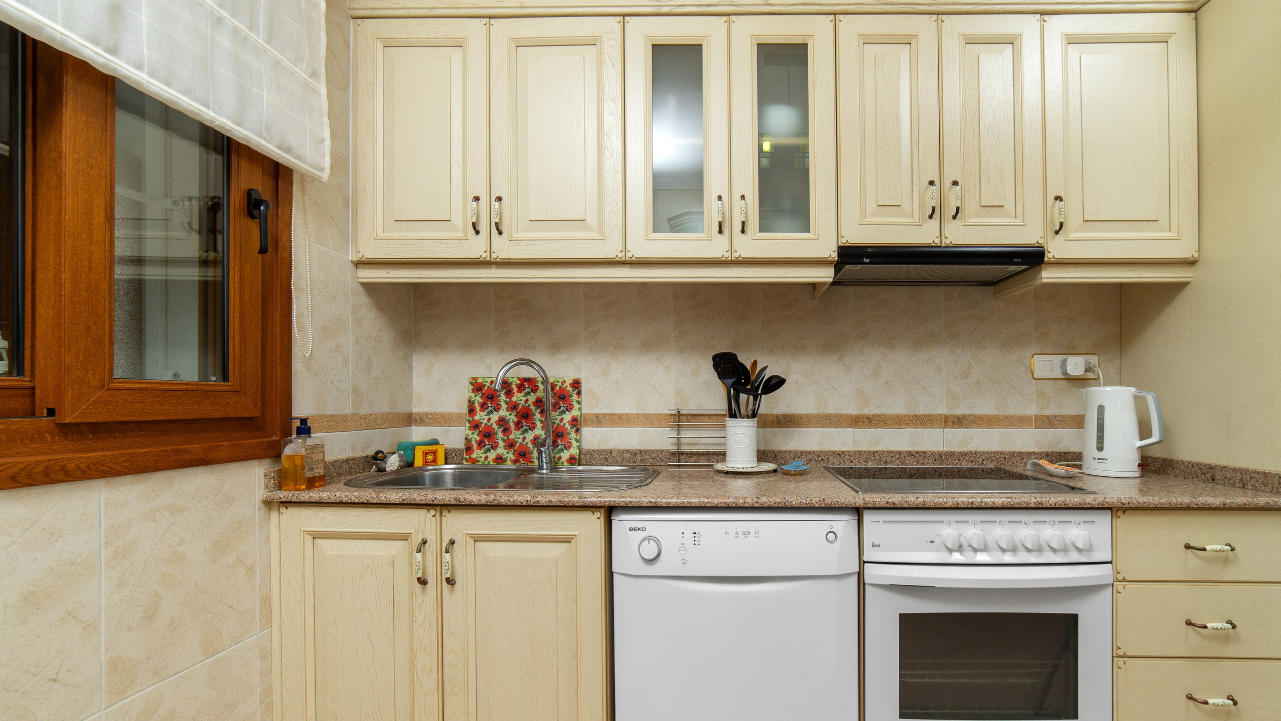 HDR-съёмка кухни в бунгало на Коста-Бланке