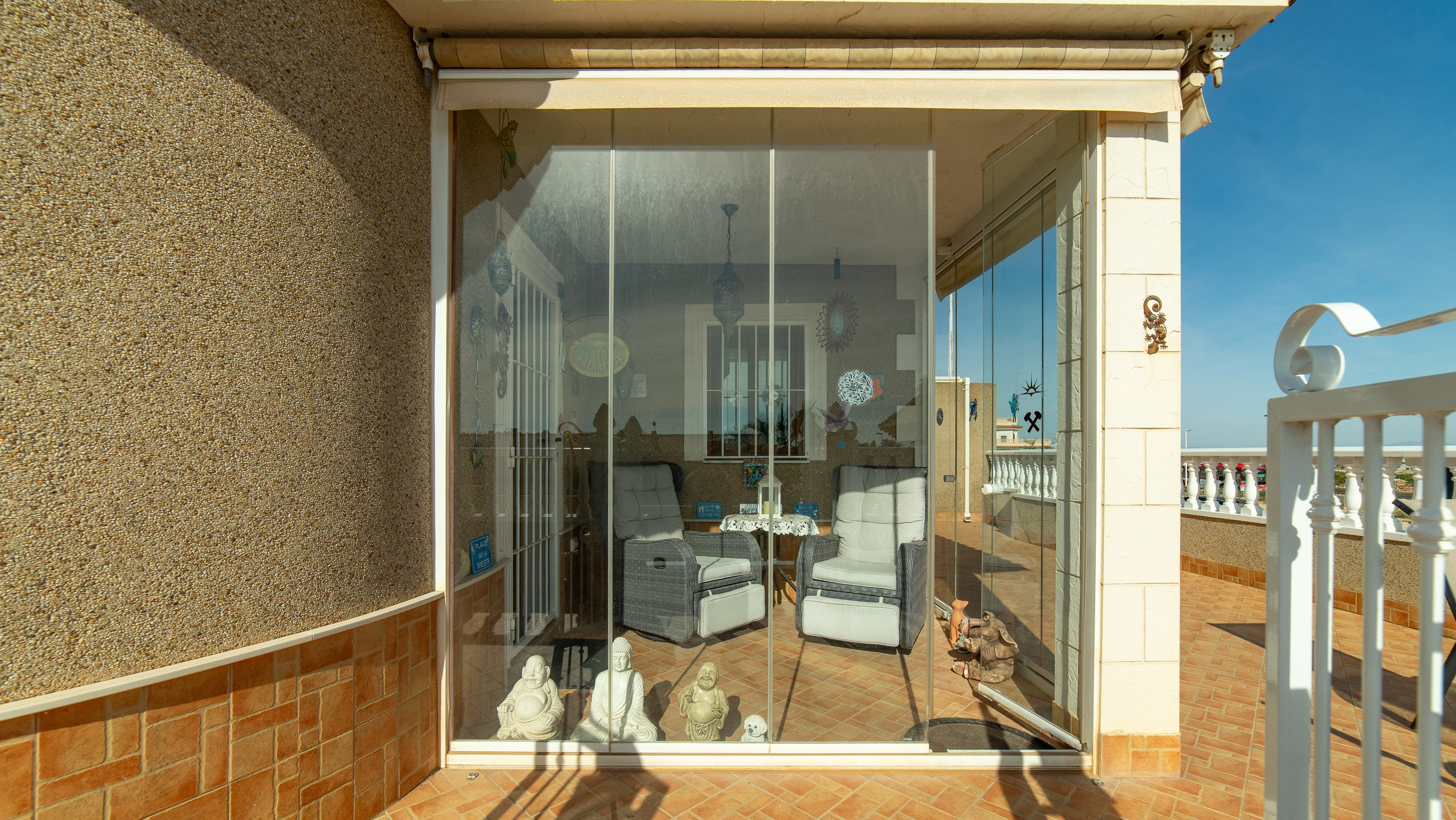 Роскошный дом с видом на море – съёмка для каталога недвижимости