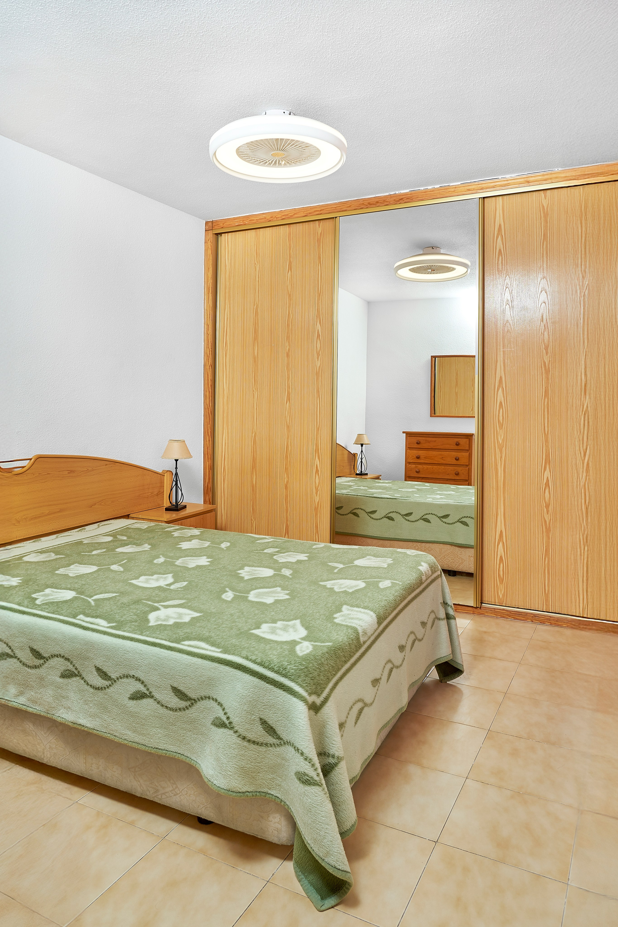 Спальня с текстильным декором – фото интерьеров на заказ