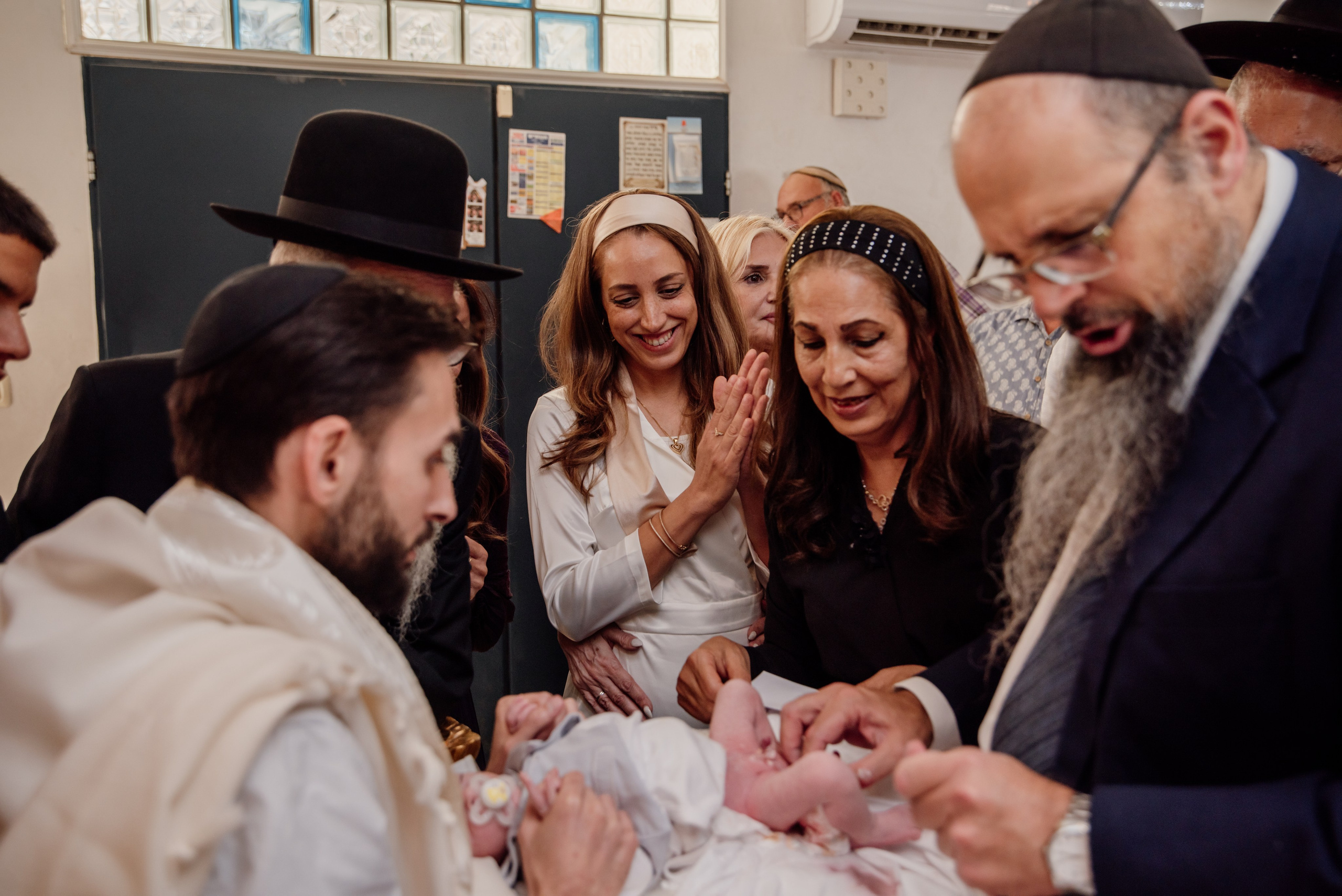 ברית מילה. צלמת ירושלים תל אביב ישראל