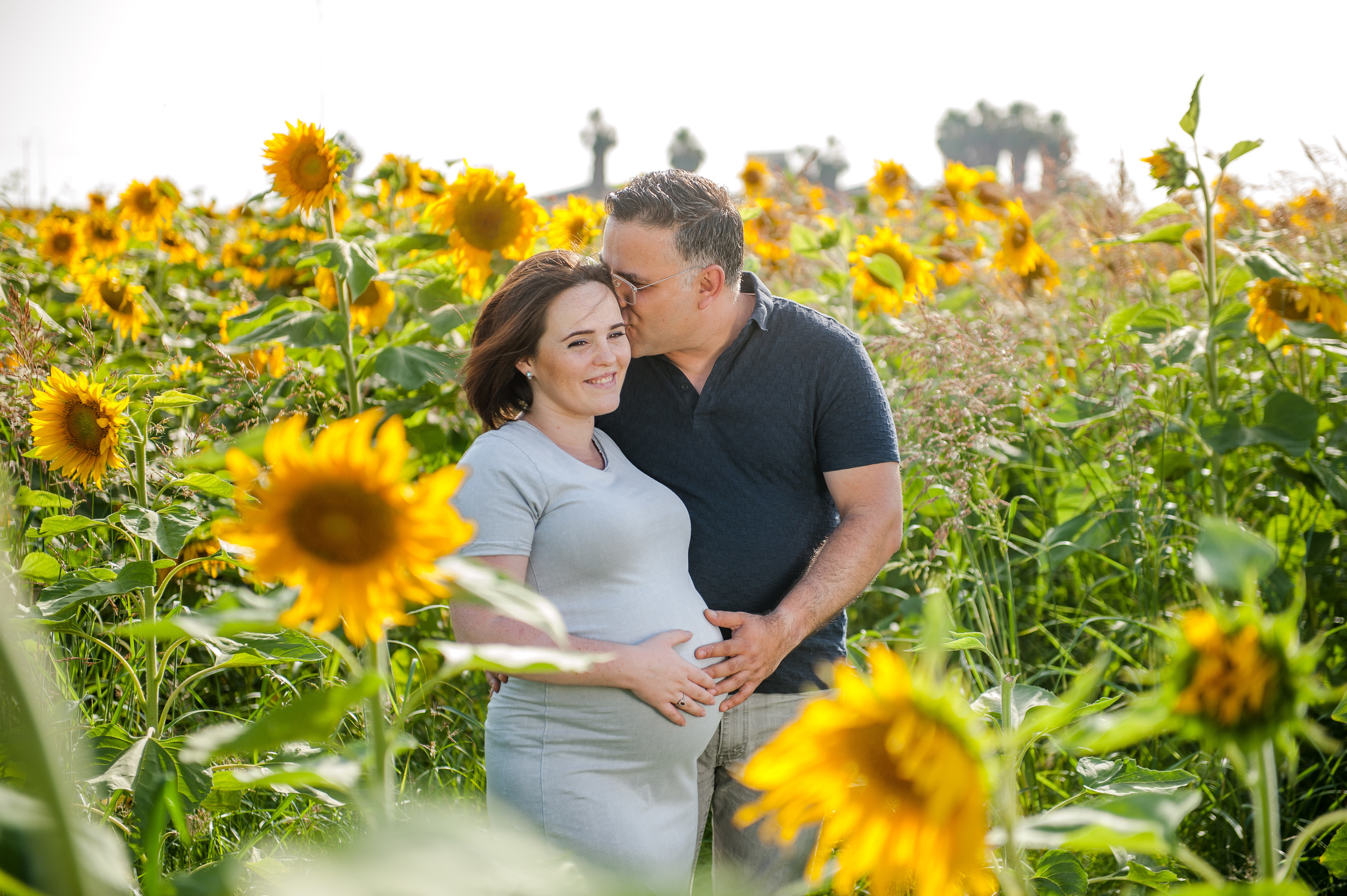 Outdoor maternity photoshoot. Photographer in Israel Luba Ternavskaya