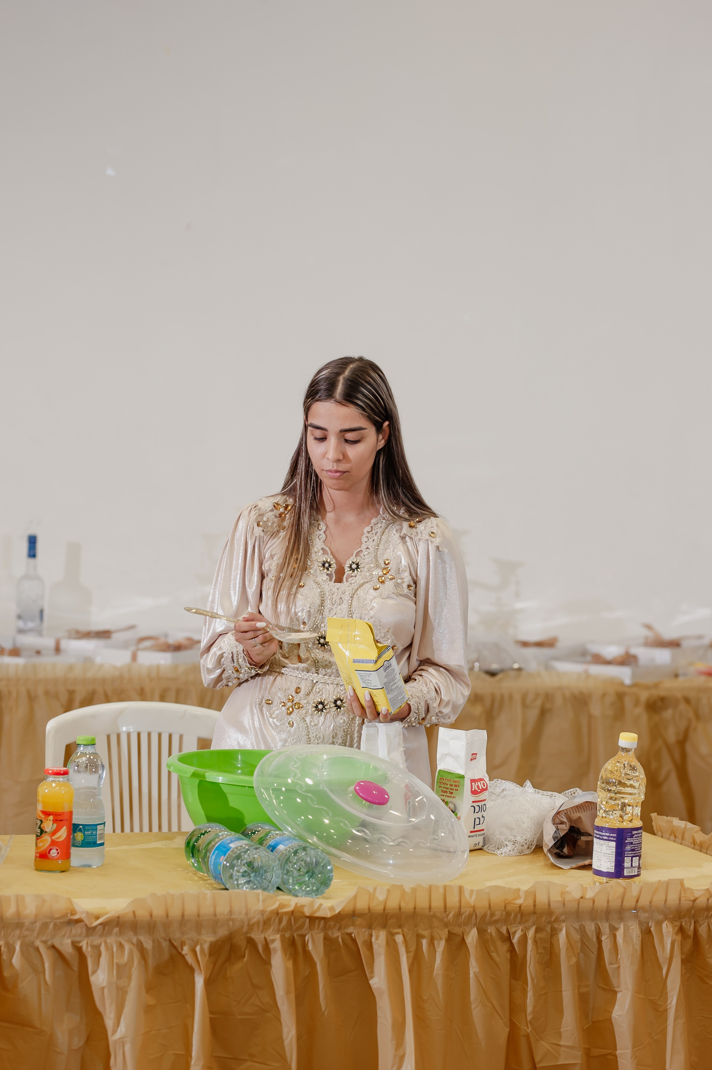 הפרשת חלה. צלמת ירושלים תל אביב ישראל