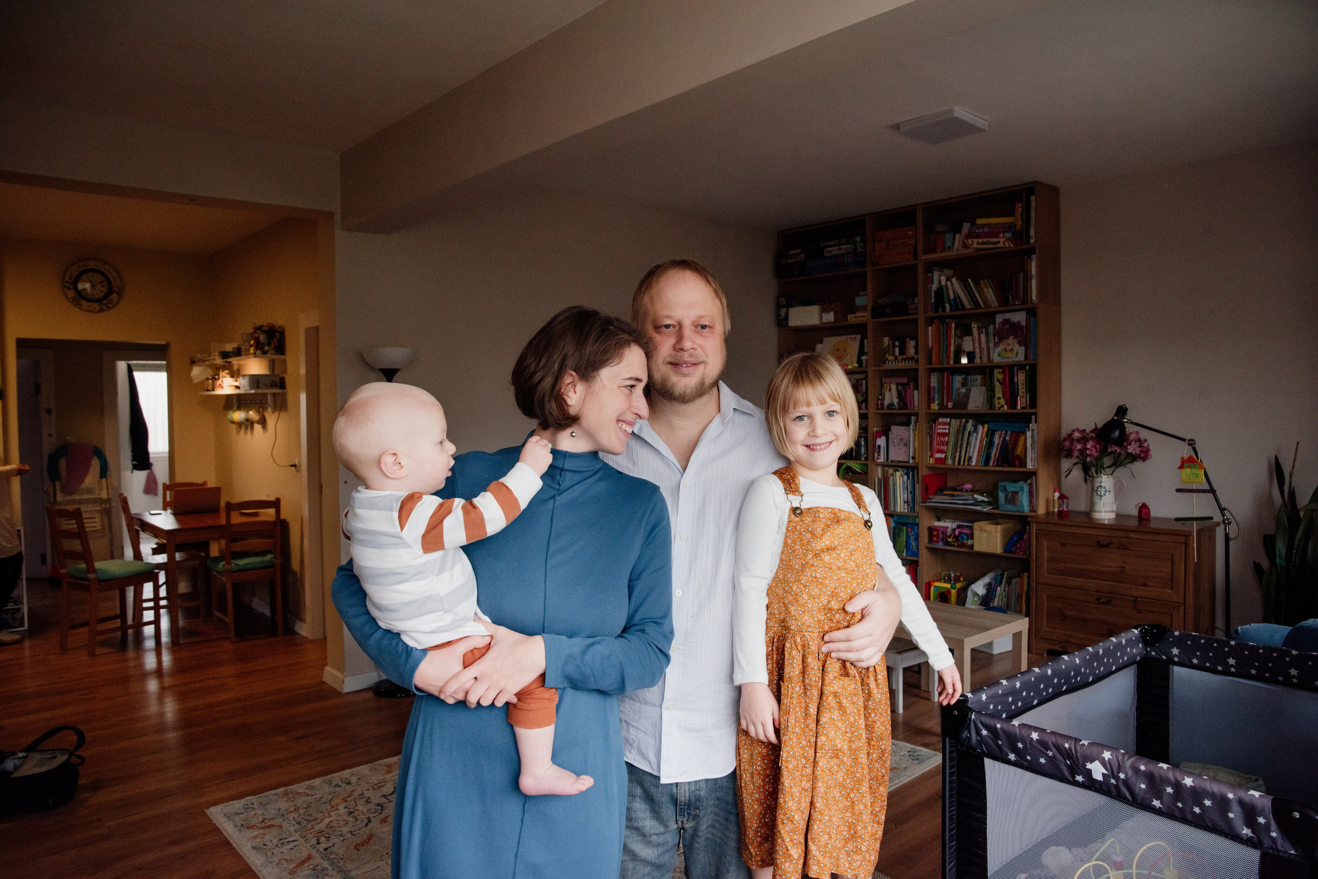 Family home photoshoot. צלמת ירושלים תל אביב ישראל