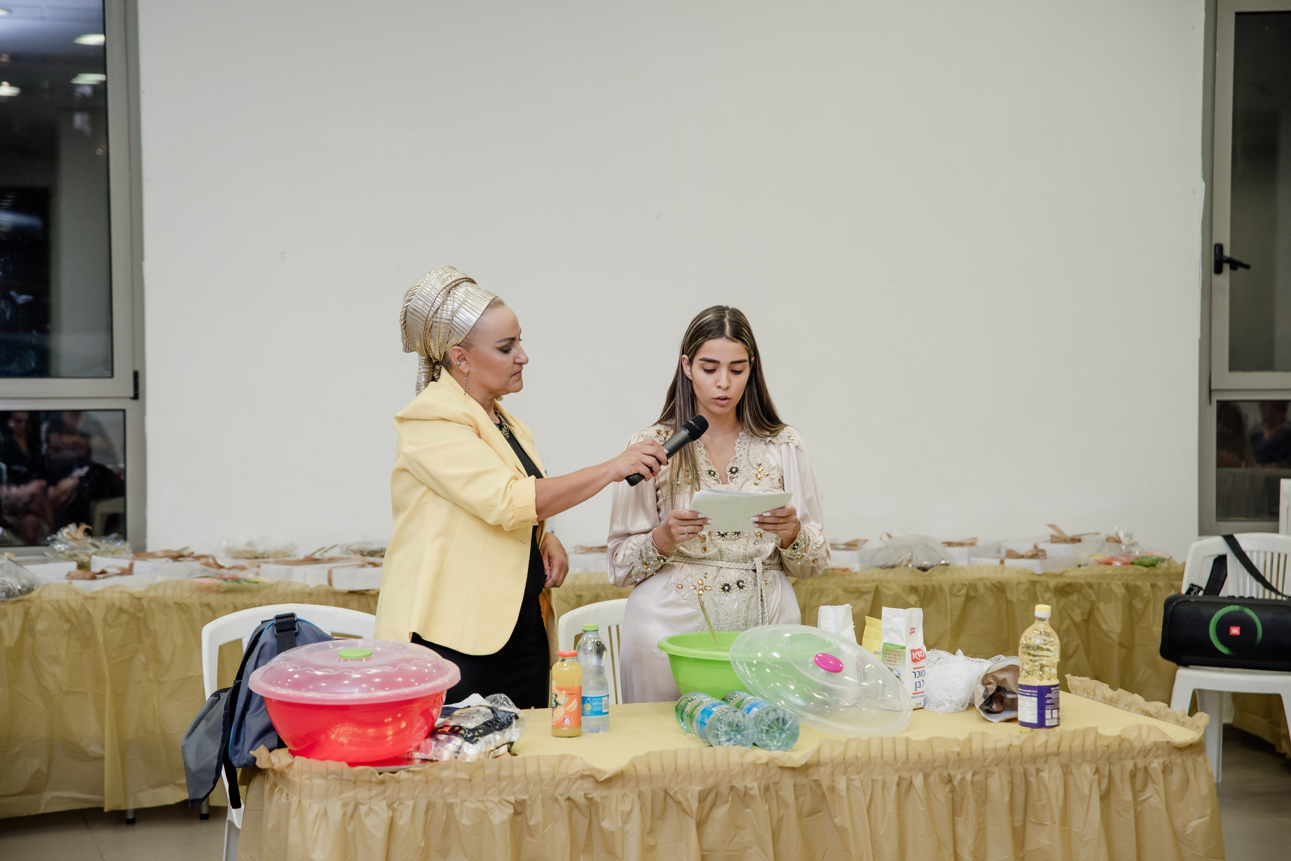 הפרשת חלה. צלמת ירושלים תל אביב ישראל