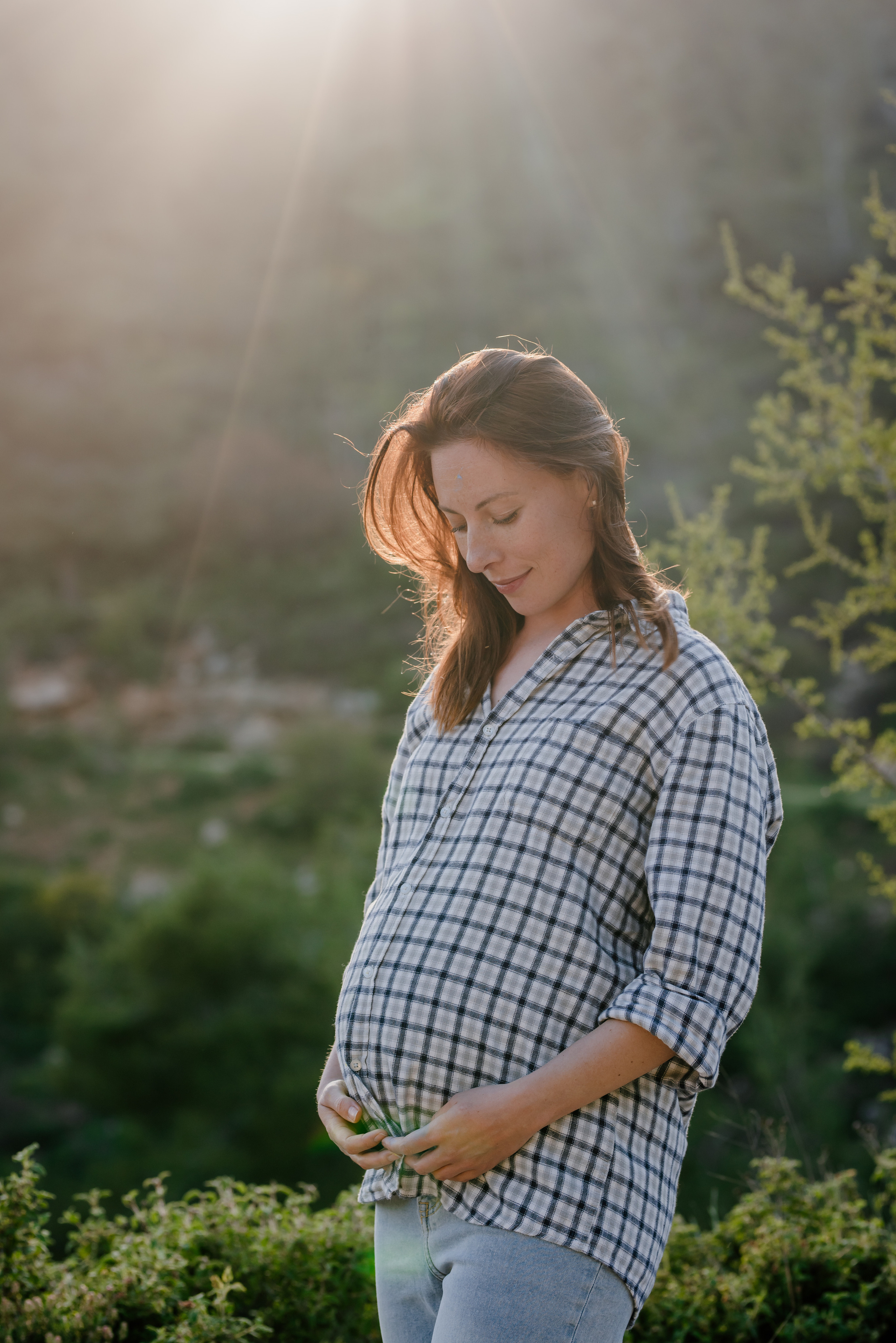 Outdoor maternity photoshoot. Photographer in Israel Luba Ternavskaya