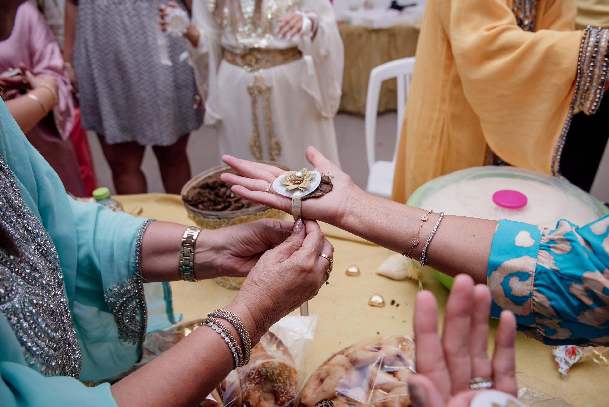 הפרשת חלה. צלמת ירושלים תל אביב ישראל