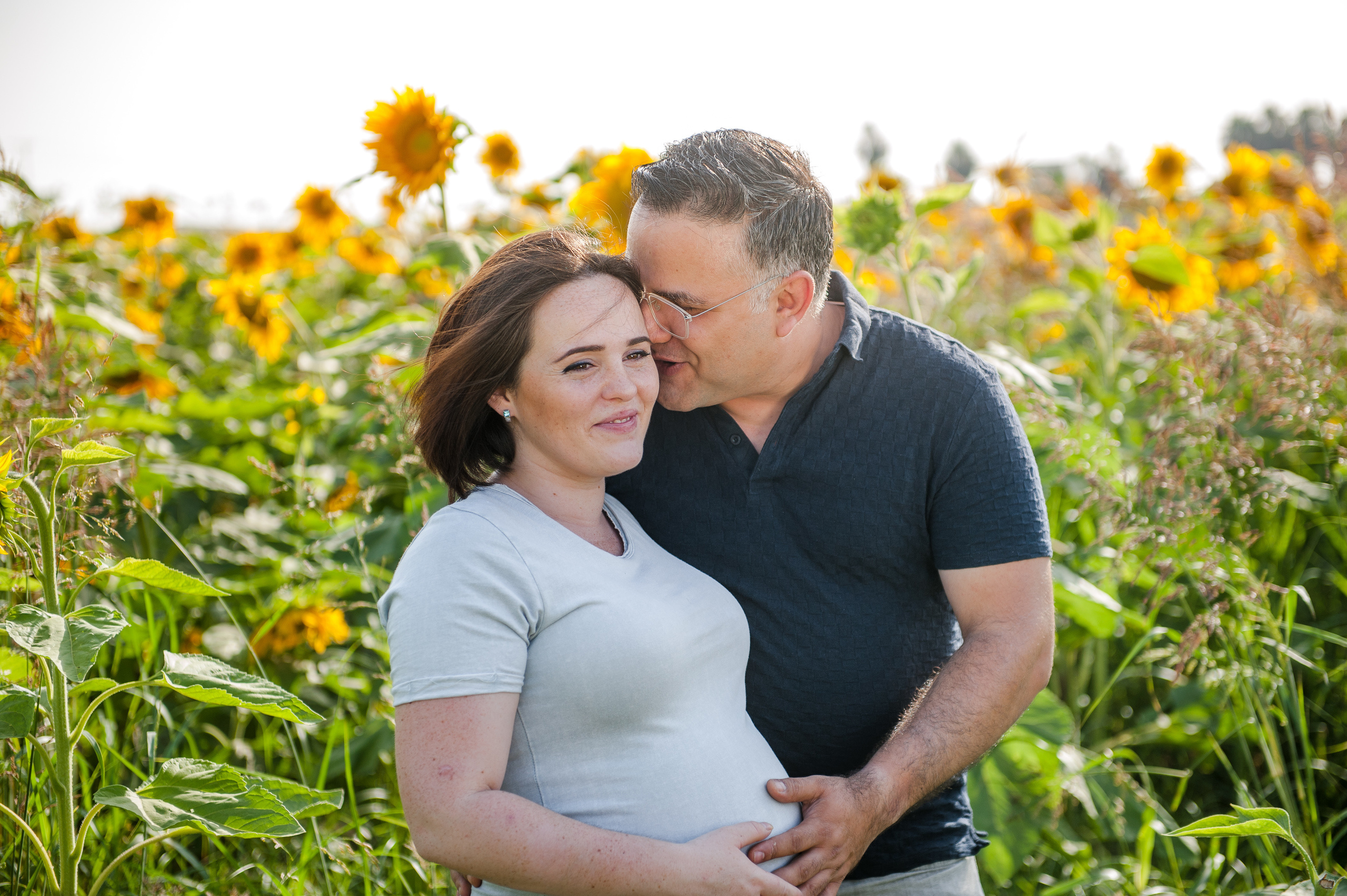 Outdoor maternity photoshoot. Photographer in Israel Luba Ternavskaya