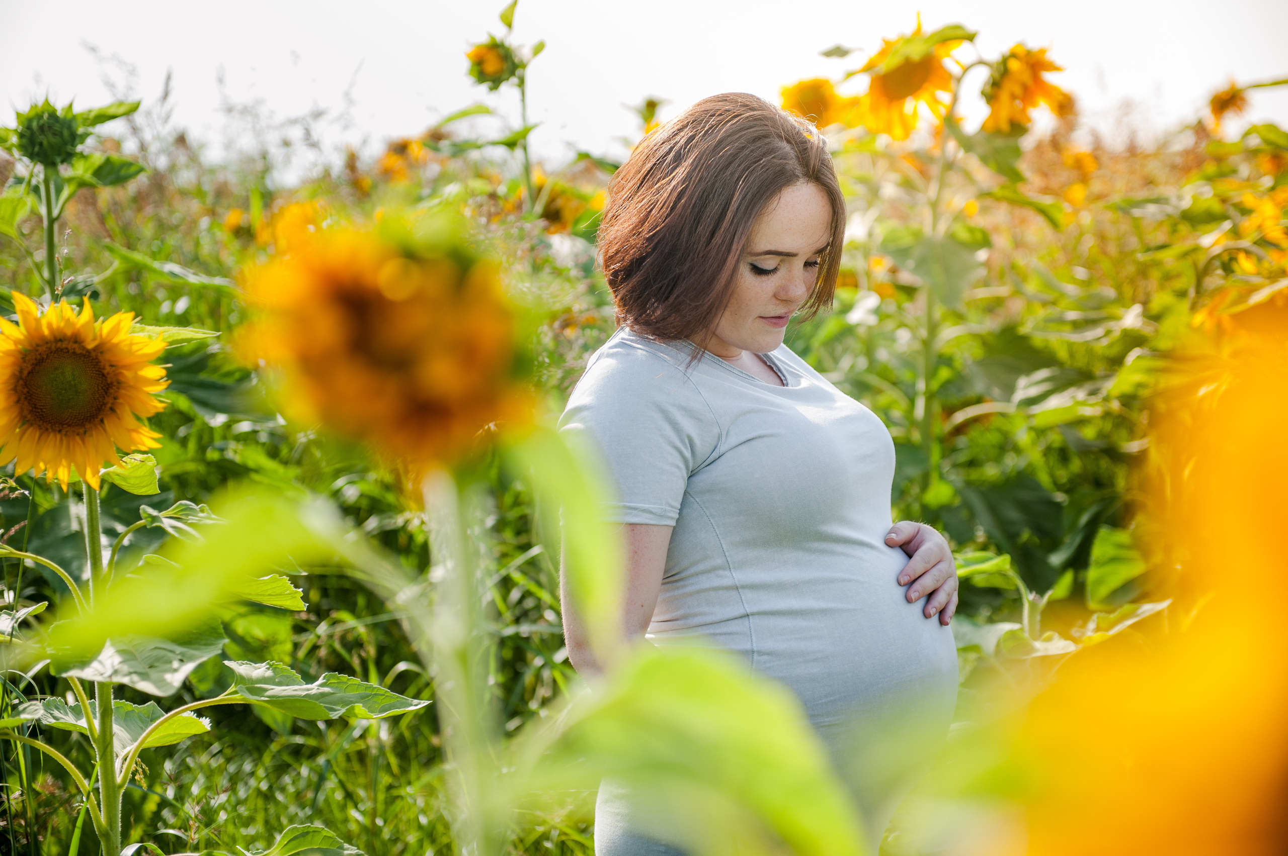 Outdoor maternity photoshoot. Photographer in Israel Luba Ternavskaya