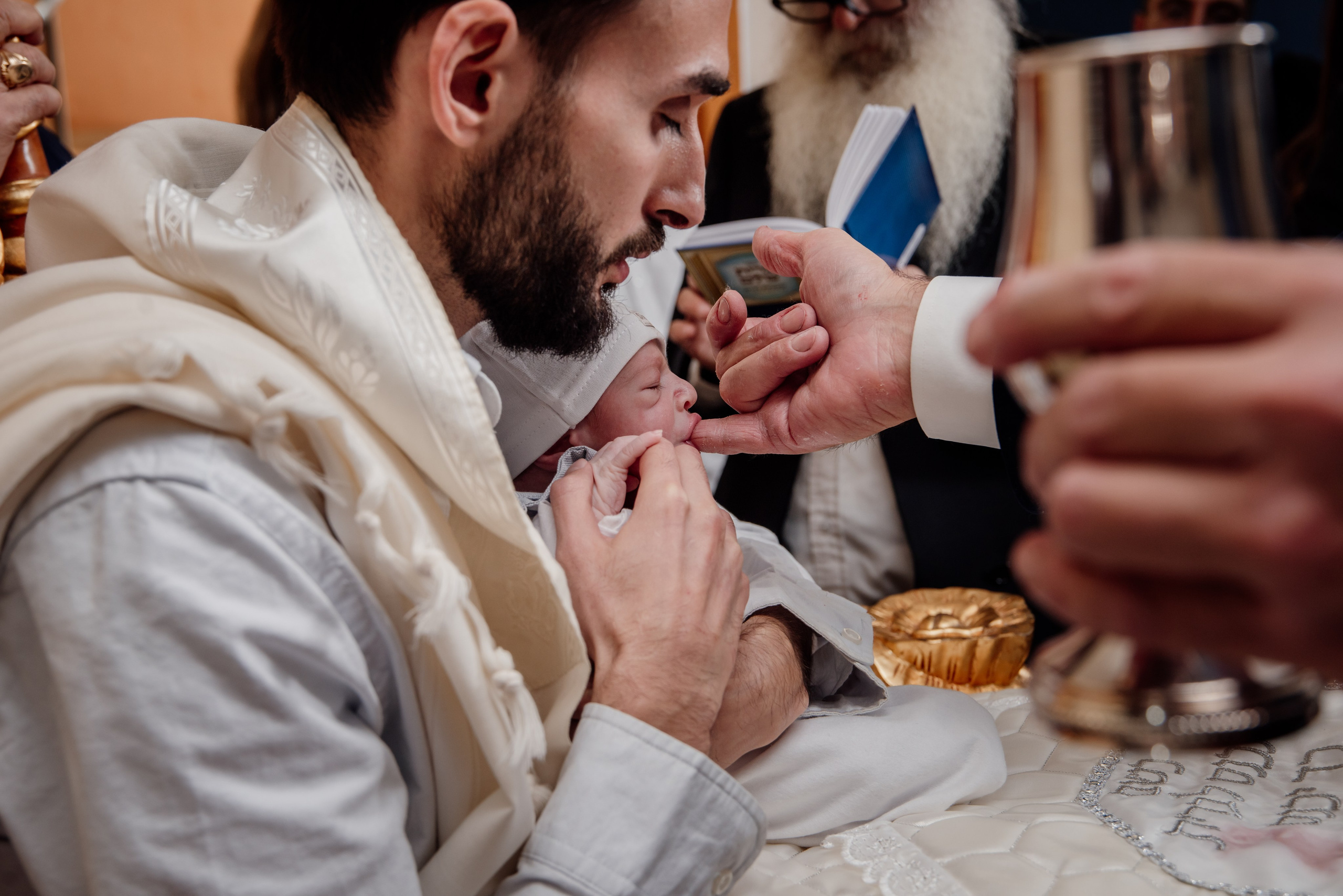 ברית מילה. צלמת ירושלים תל אביב ישראל